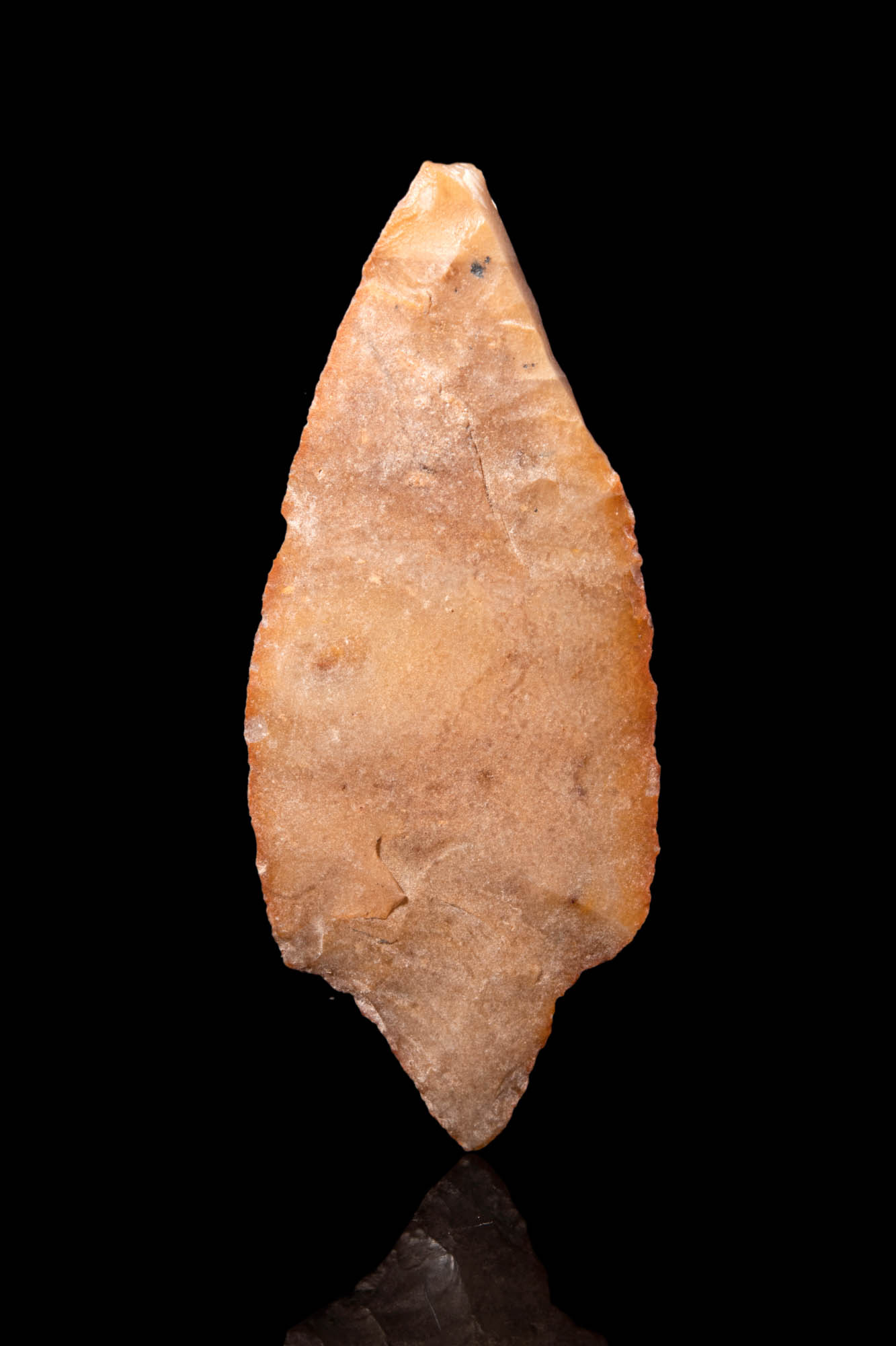 NEOLITHIC FLINT ARROW POINT - Image 3 of 3