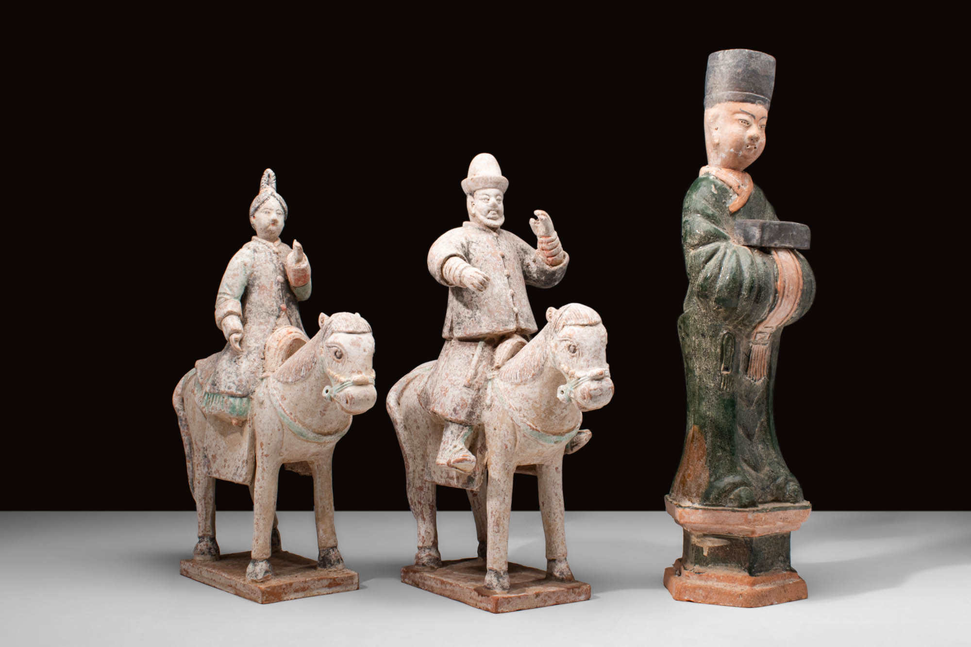 COLLECTION OF THREE CHINESE MING TERRACOTTA STATUETTES - Image 4 of 6