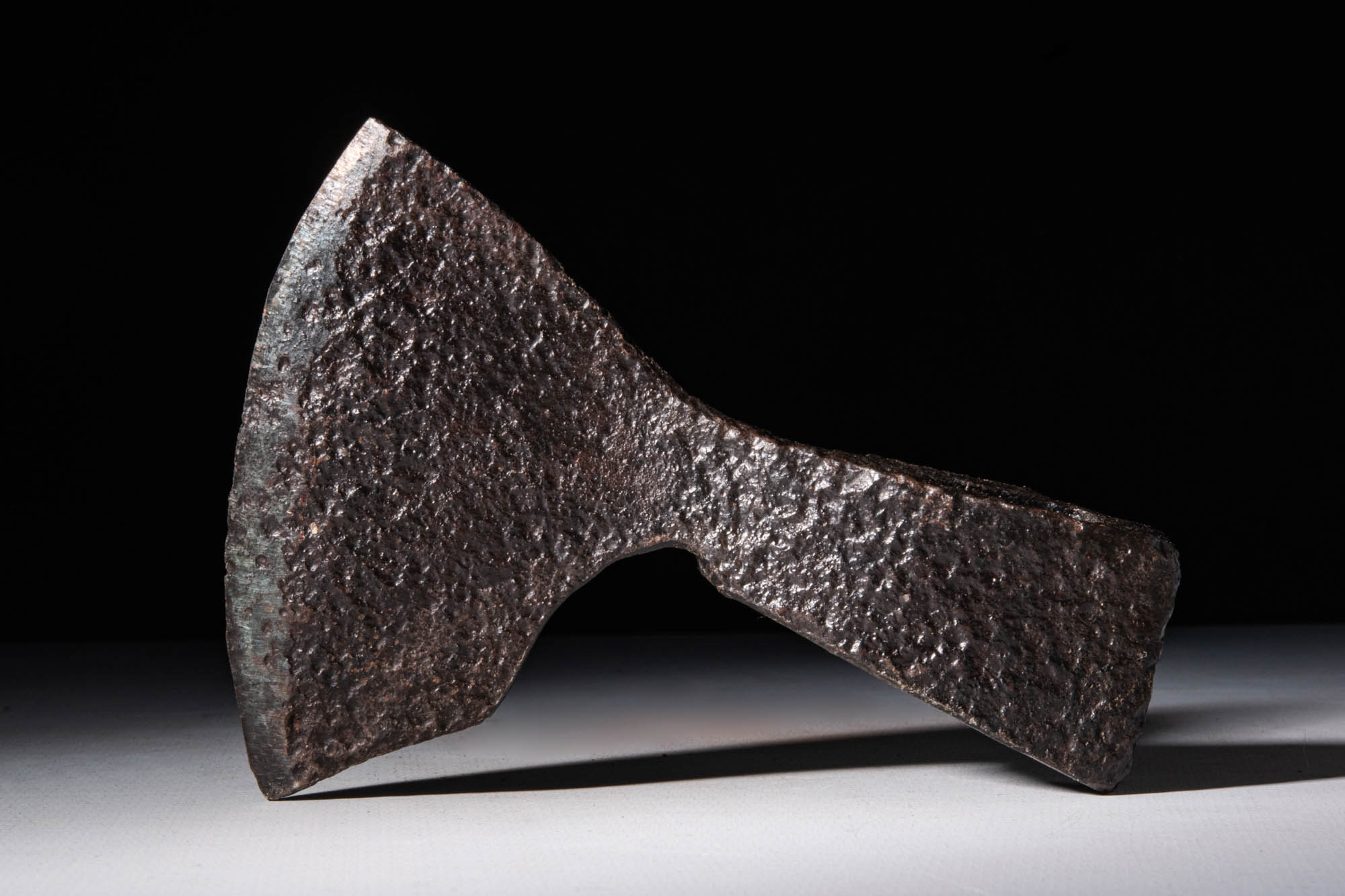 VIKING AGE IRON AXE HEAD - Image 2 of 3