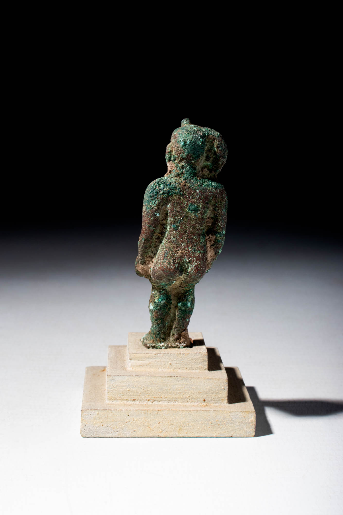 EGYPTIAN BRONZE STATUETTE OF SEATED HARPOCRATES - Image 4 of 4