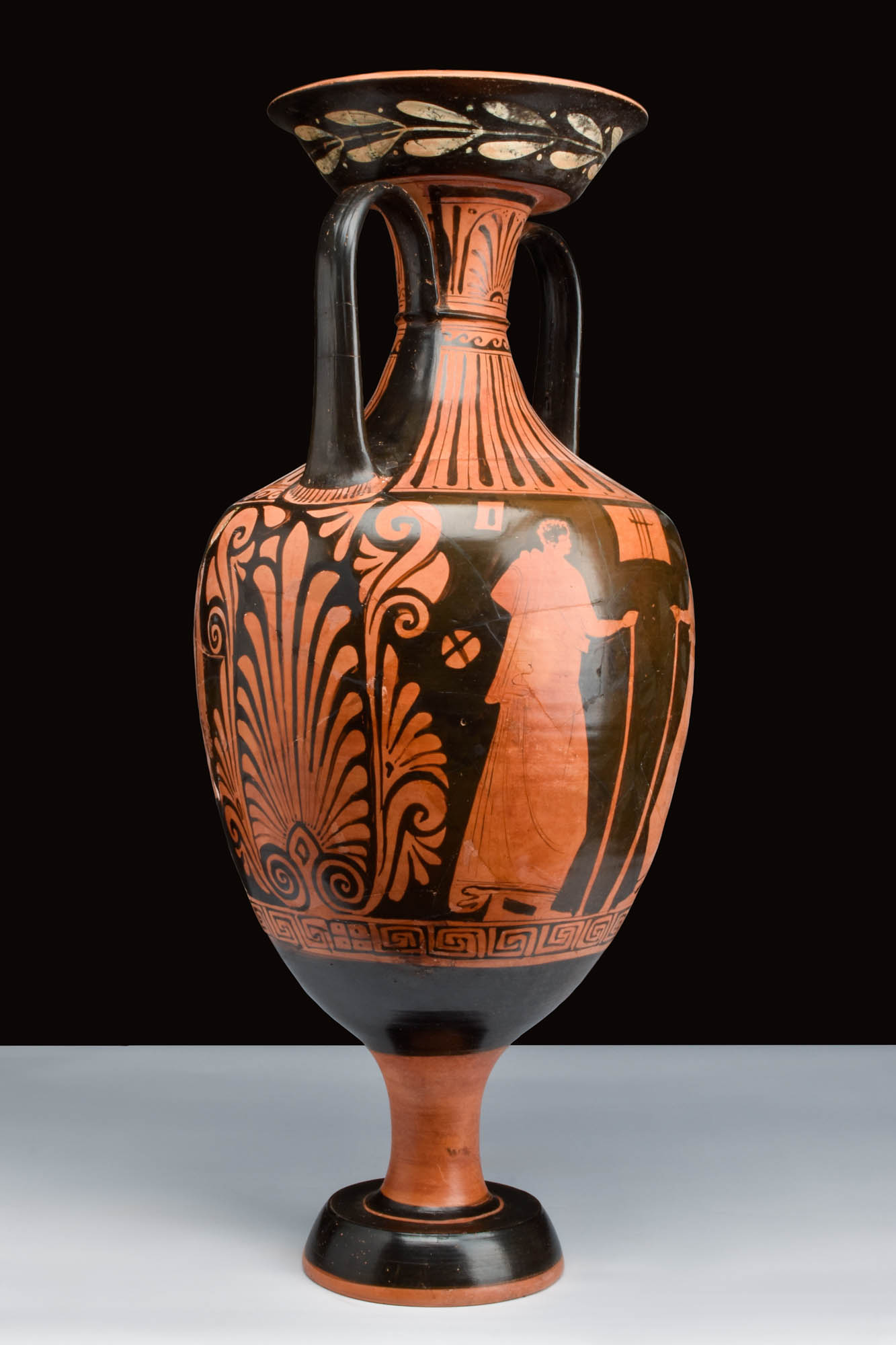 LARGE APULIAN RED-FIGURE AMPHORA - EX. AXEL GUTTMANN - TL TESTED - Image 6 of 7