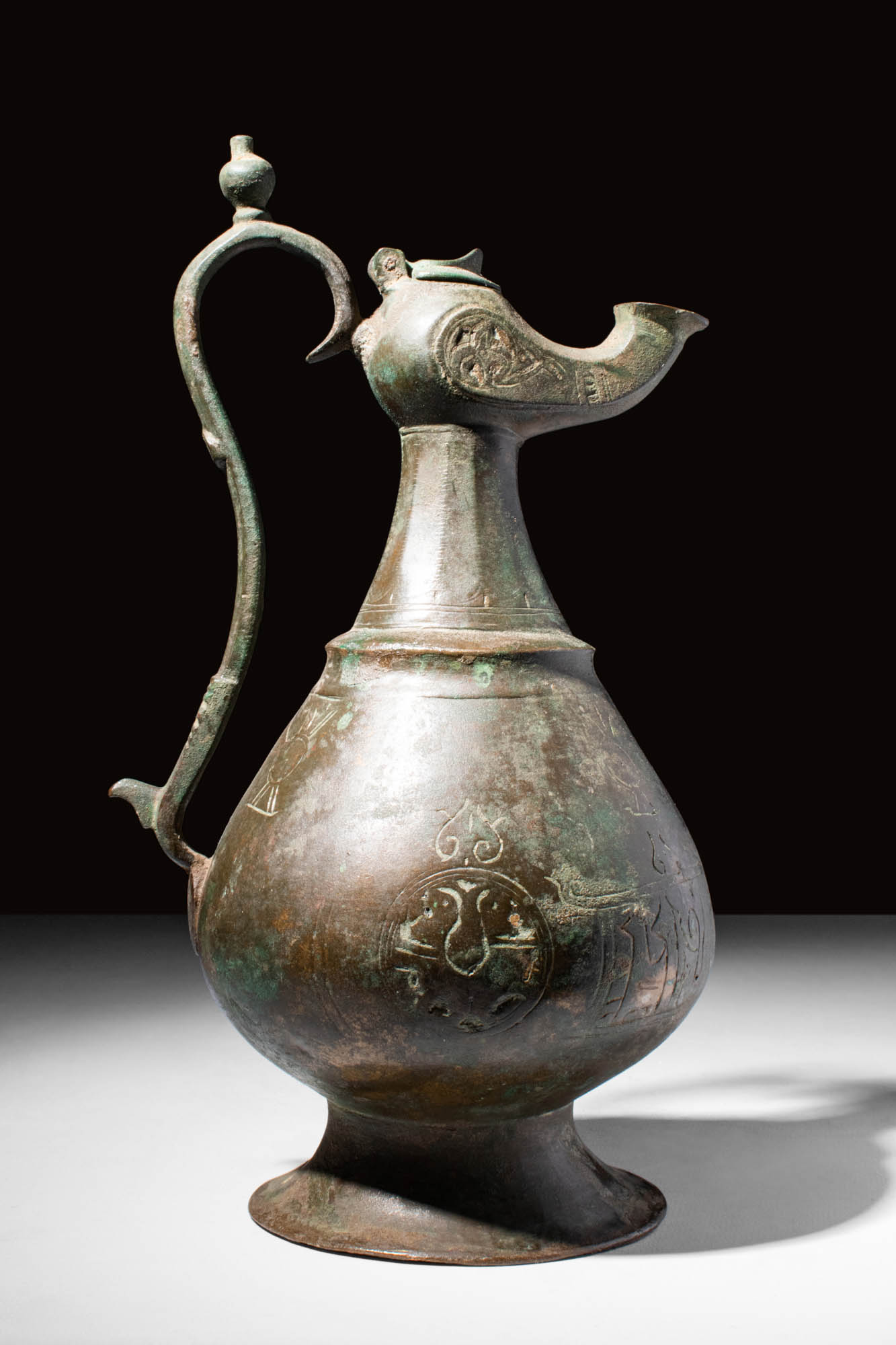 MEDIEVAL KHORASAN COPPER ALLOY EWER - Image 3 of 6