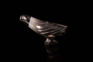 HELLENISTIC BANDED AGATE BIRD SHAPED AMULET