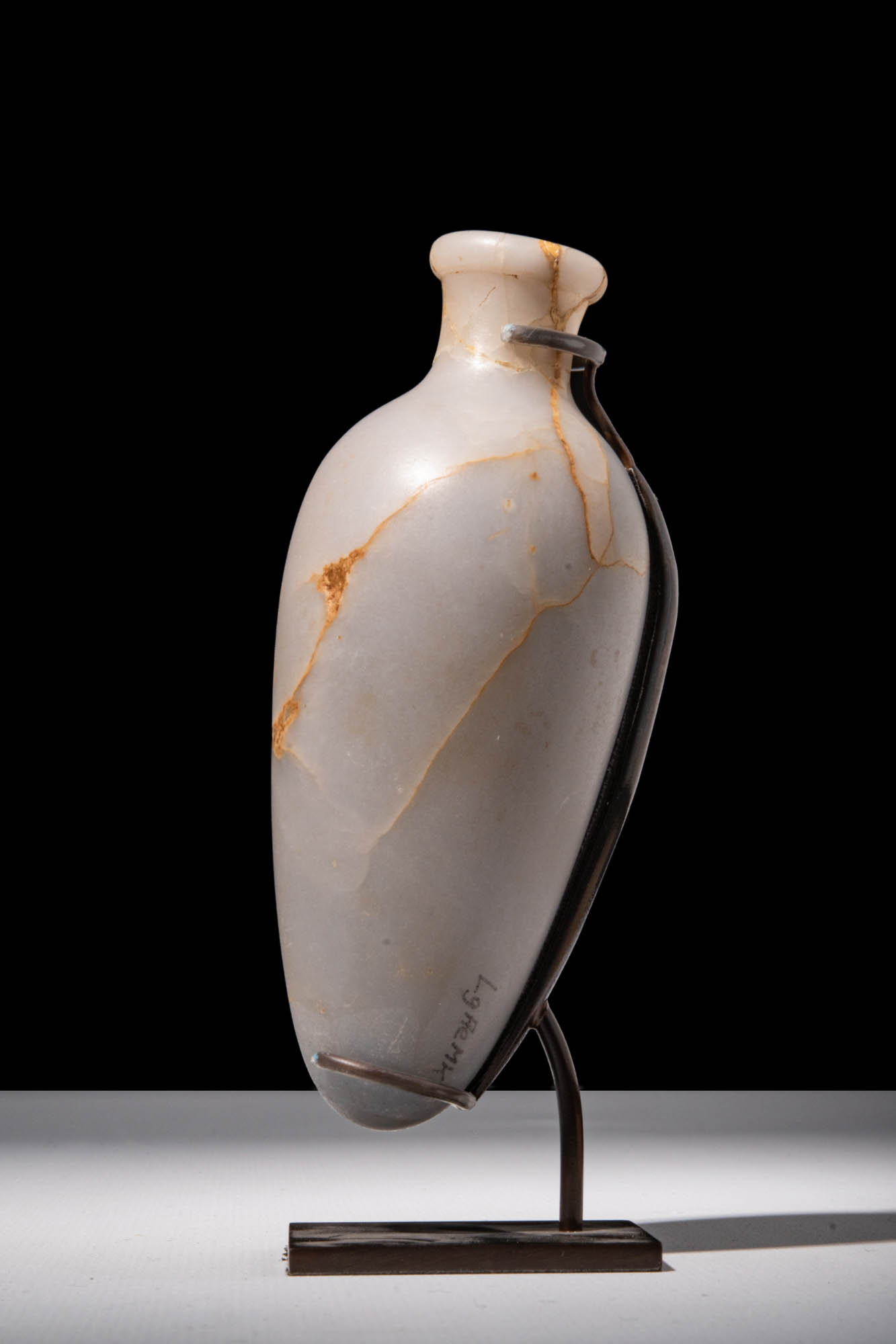 EGYPTIAN ANHYDRITE KOHL VASE - Image 3 of 5