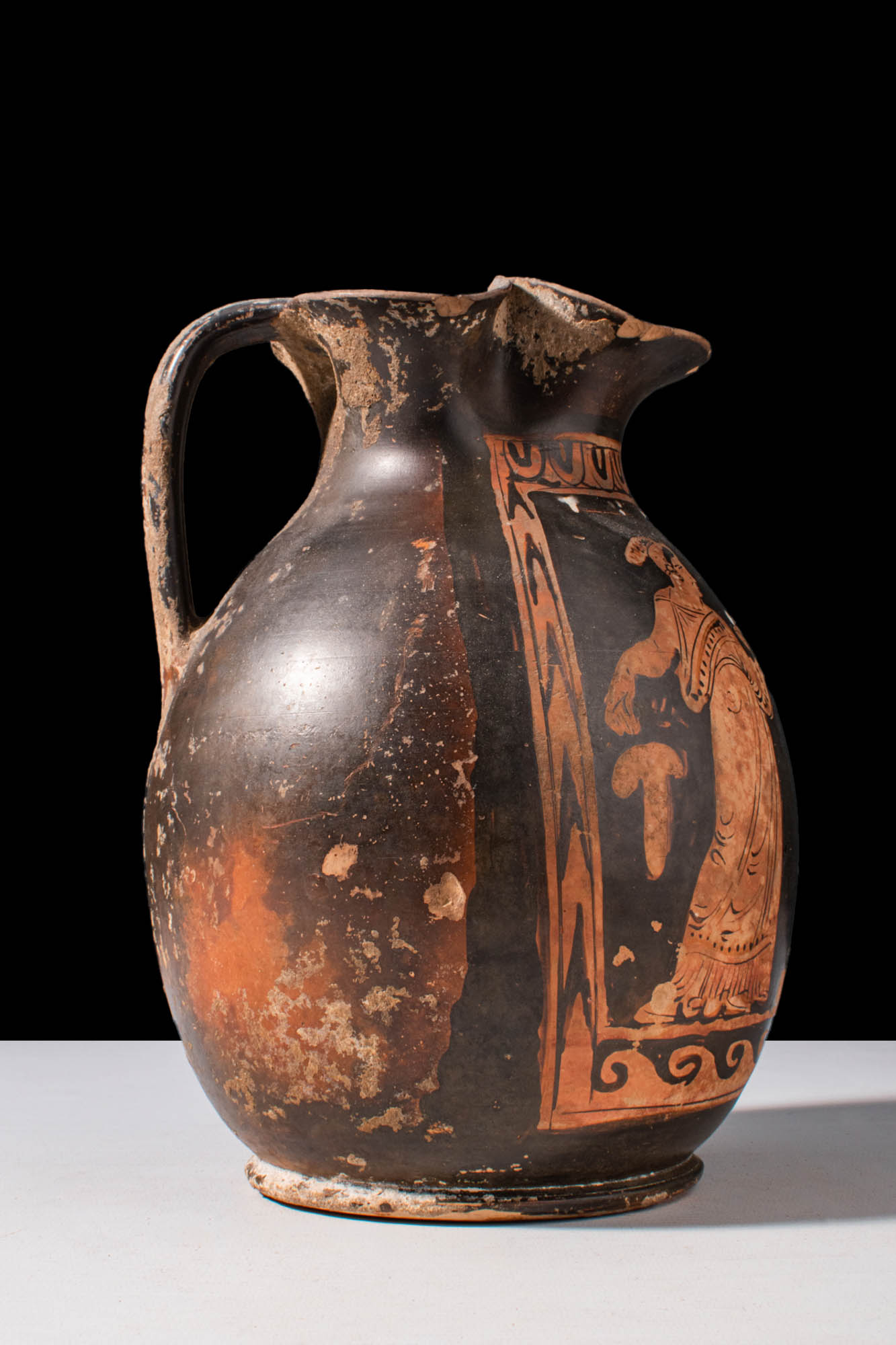 APULIAN RED-FIGURE OINOCHOE - Image 5 of 7