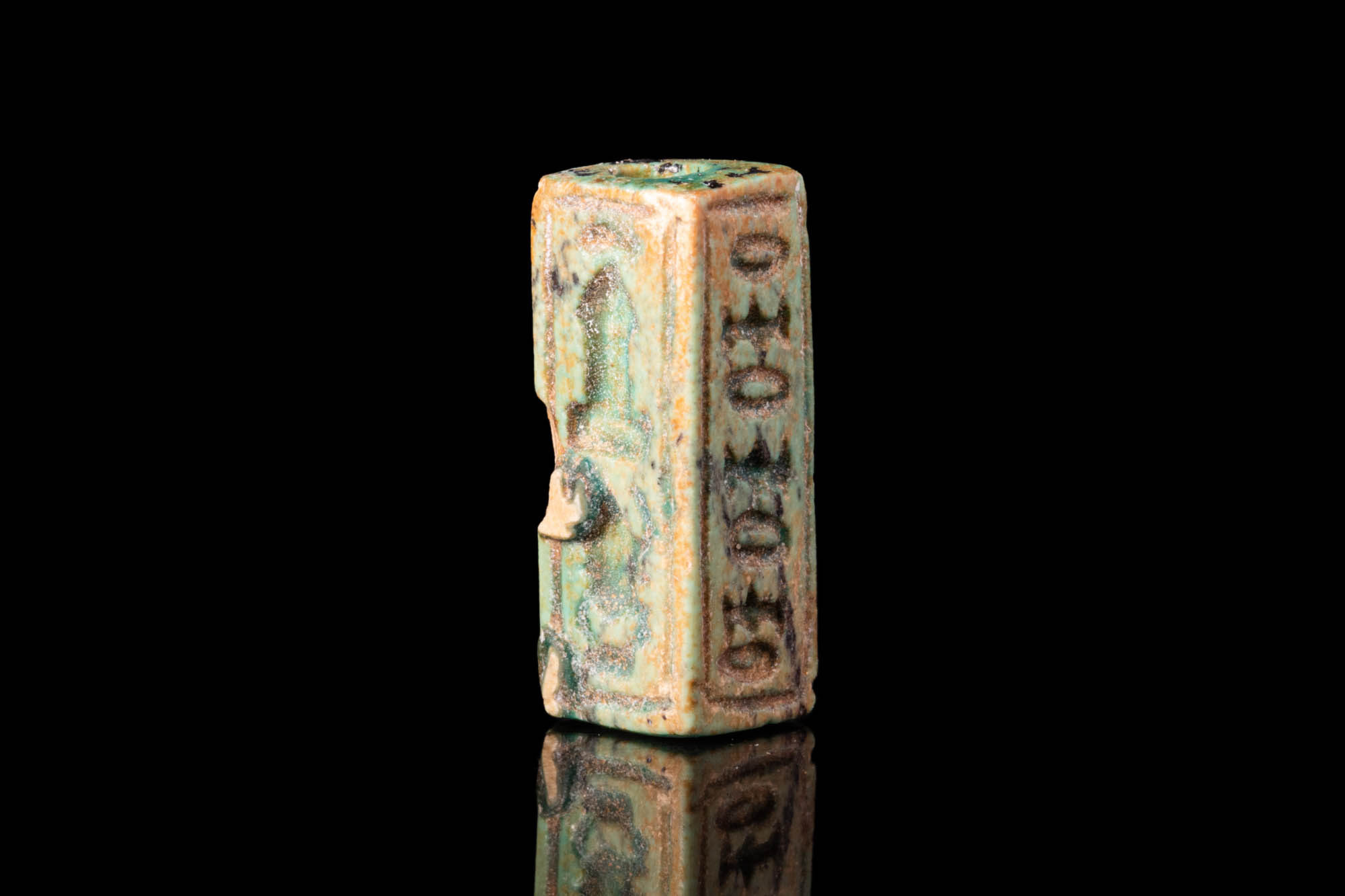 EGYPTIAN GLAZED STEATITE SQUARE SEAL WITH A CARTOUCHE OF TUTHMOSIS III