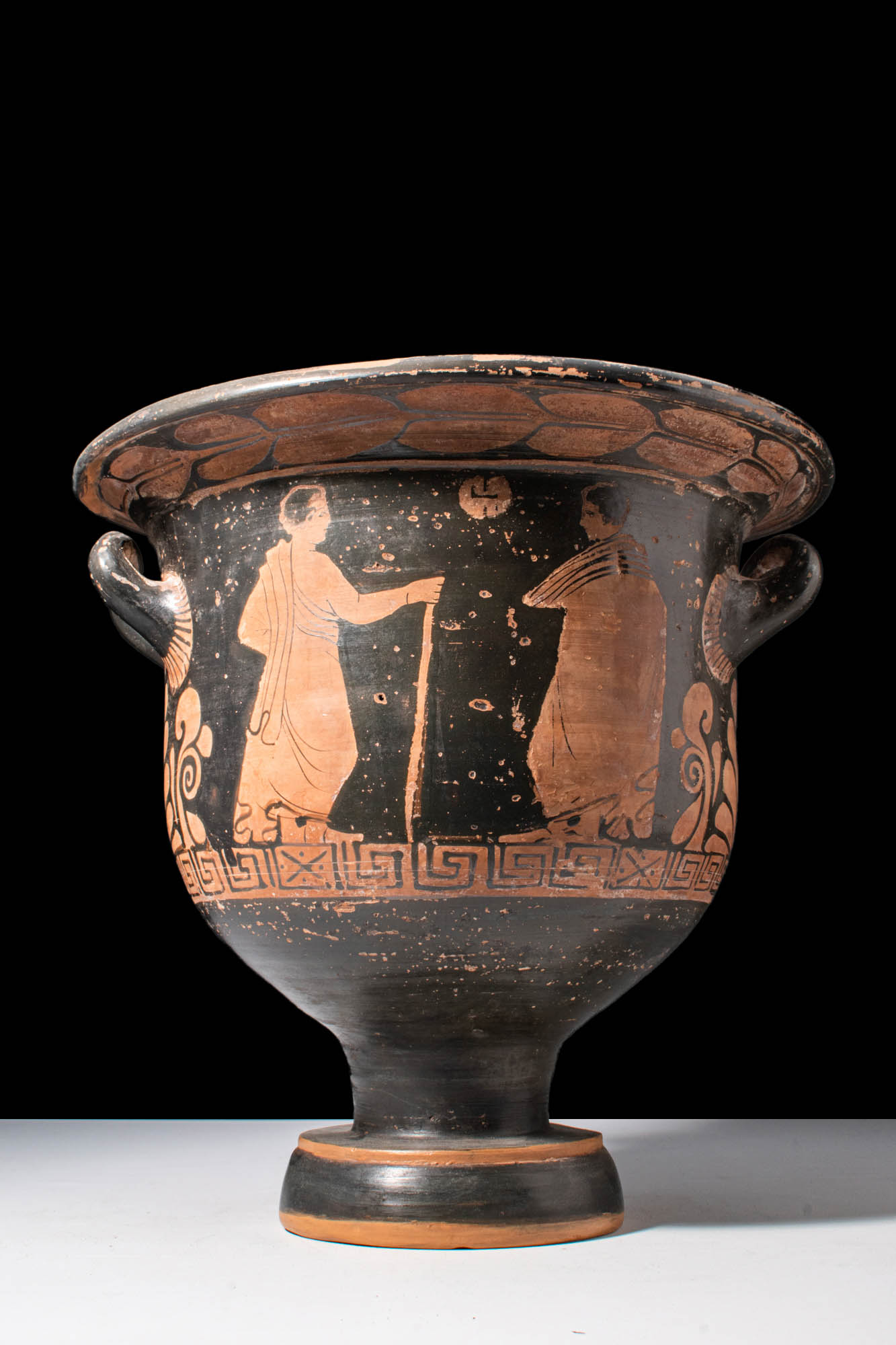 APULIAN RED-FIGURE BELL KRATER WITH SATYR AND DIONYSUS - Image 4 of 6