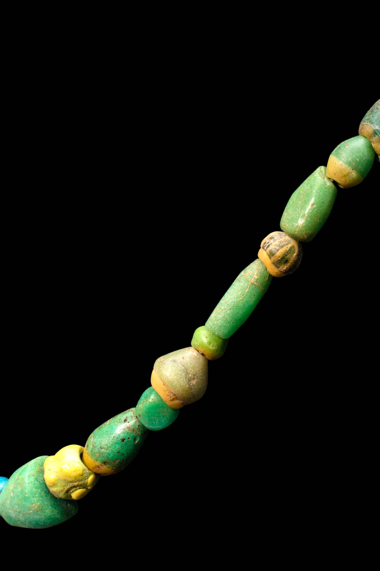 PHOENICIAN GLASS BEADS NECKLACE - Image 3 of 5