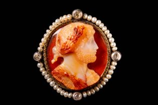 NEO-CLASSICAL CAMEO BROOCH WITH EMPEROR