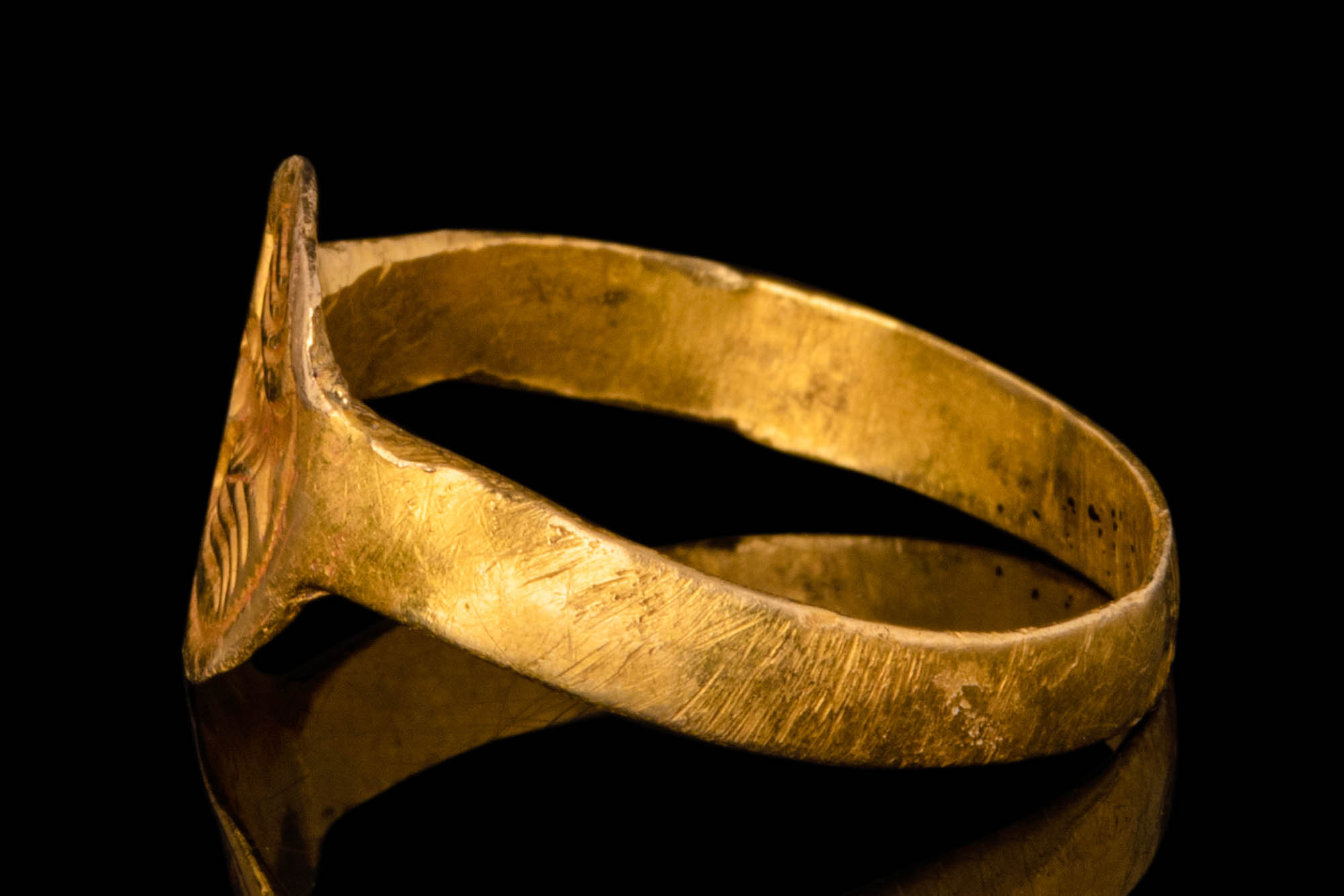 GREEK HELLENISTIC GOLD RING WITH BIRD WITH SPREAD WINGS - Bild 4 aus 6