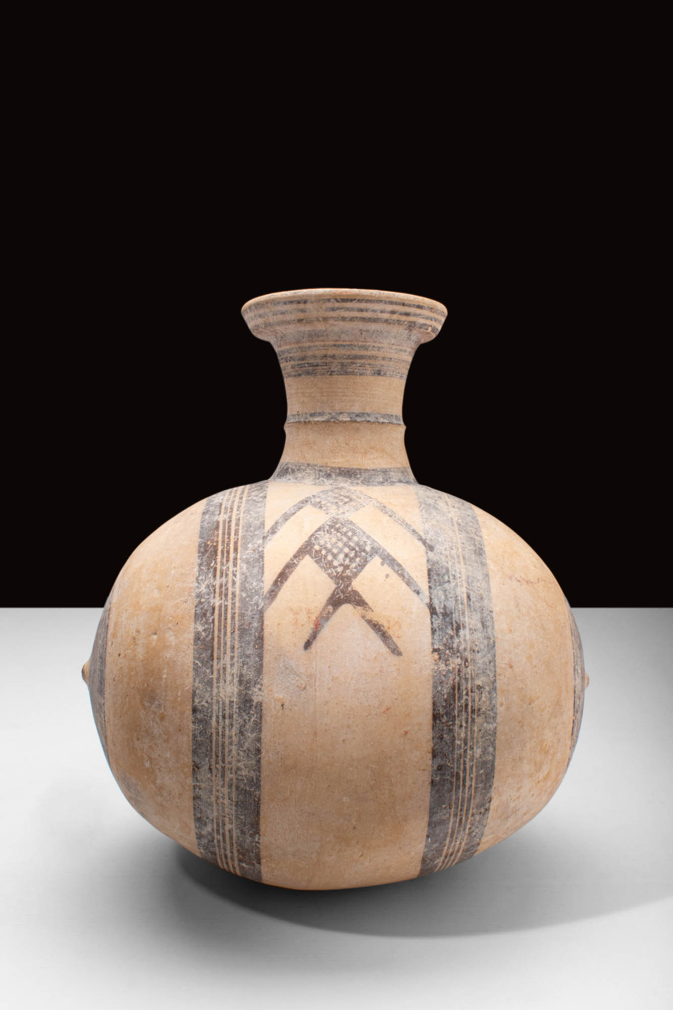 HUGE CYPRIOT JUG DECORATED WITH GEOMETRIC MOTIFS