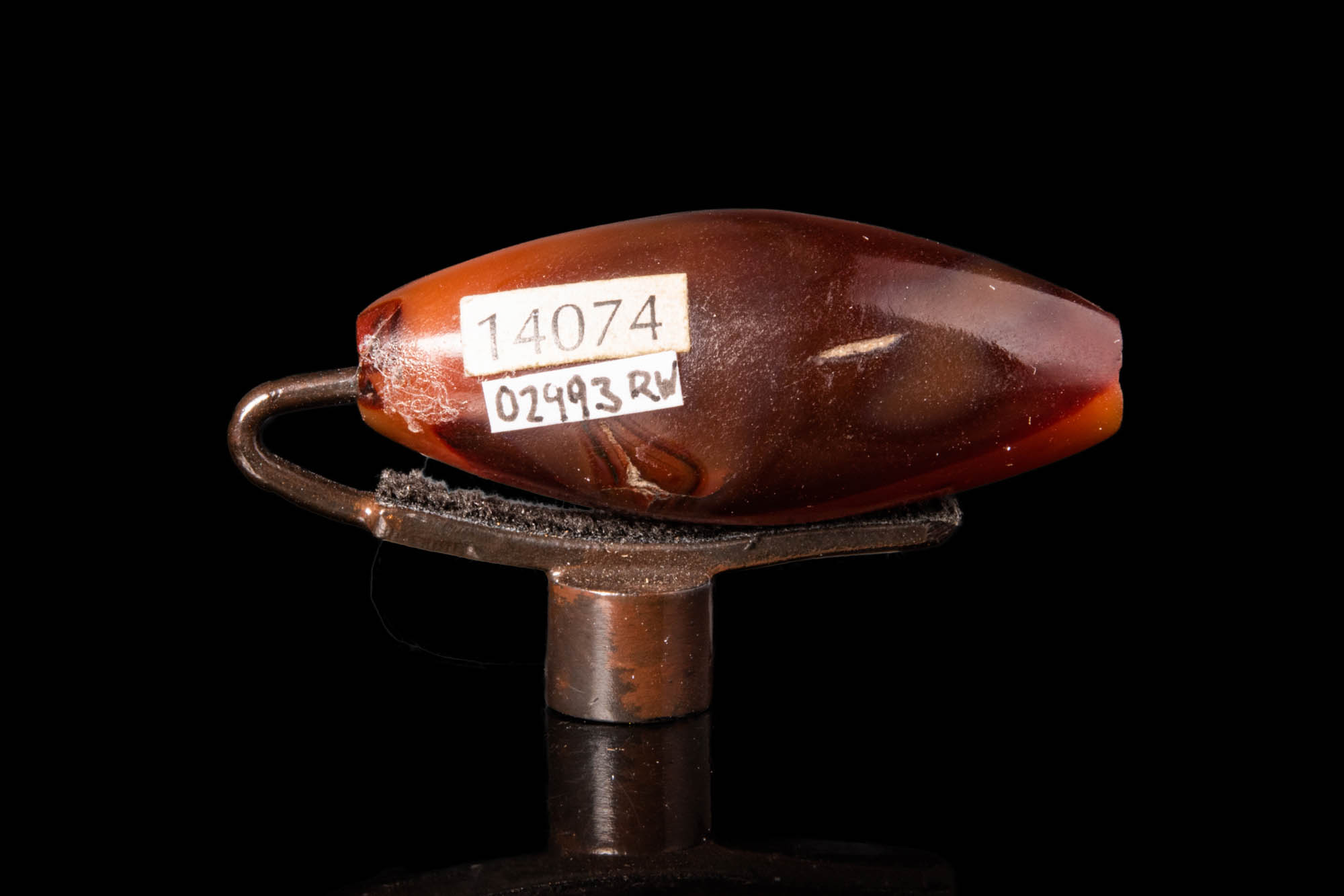 EGYPTIAN INSCRIBED CARNELIAN BEAD - Image 3 of 3