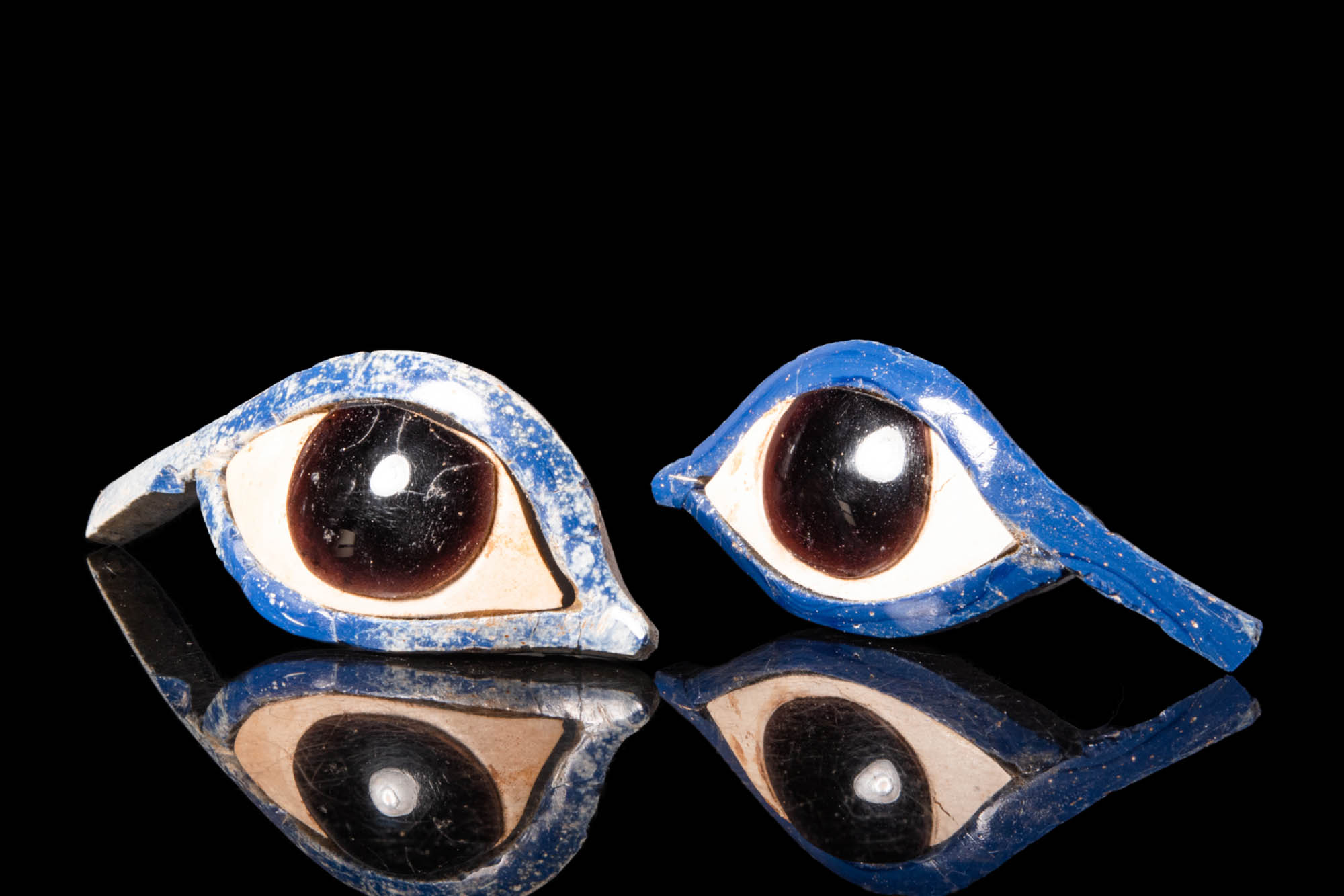 RARE EGYPTIAN GLASS AND OBSIDIAN EYES OF A MUMMY - Image 2 of 3