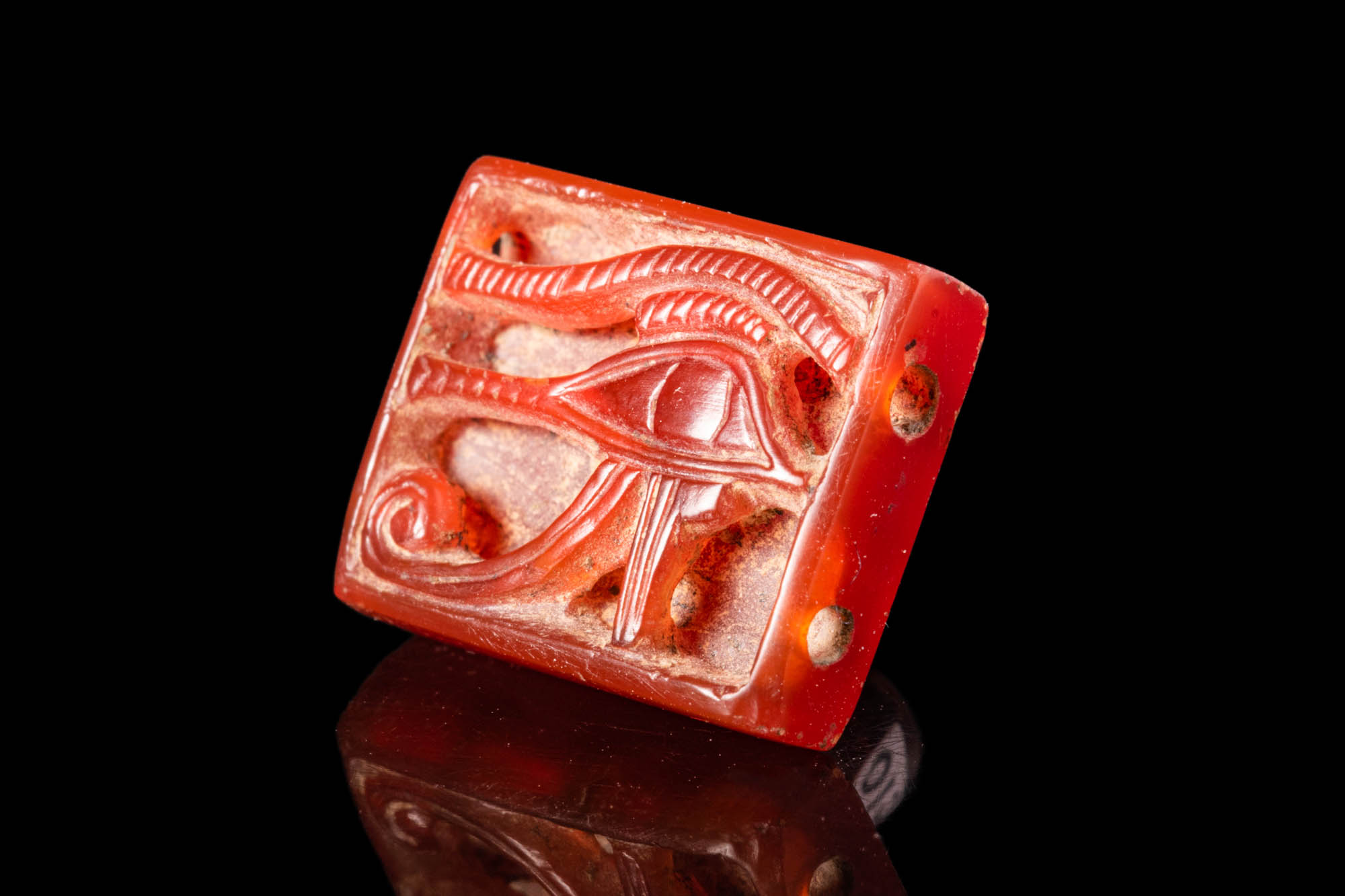 EGYPTIAN CARNELIAN EYE AMULET - Image 2 of 3