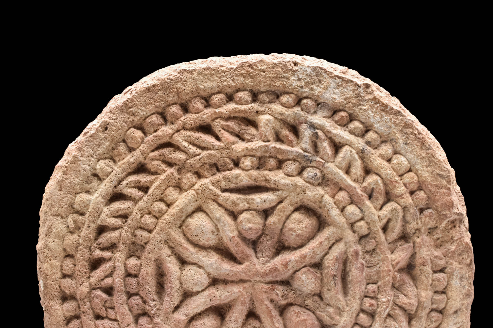 BYZANTINE LIMESTONE ARCHITECTURAL ROUNDEL WITH CROSS - Image 5 of 6
