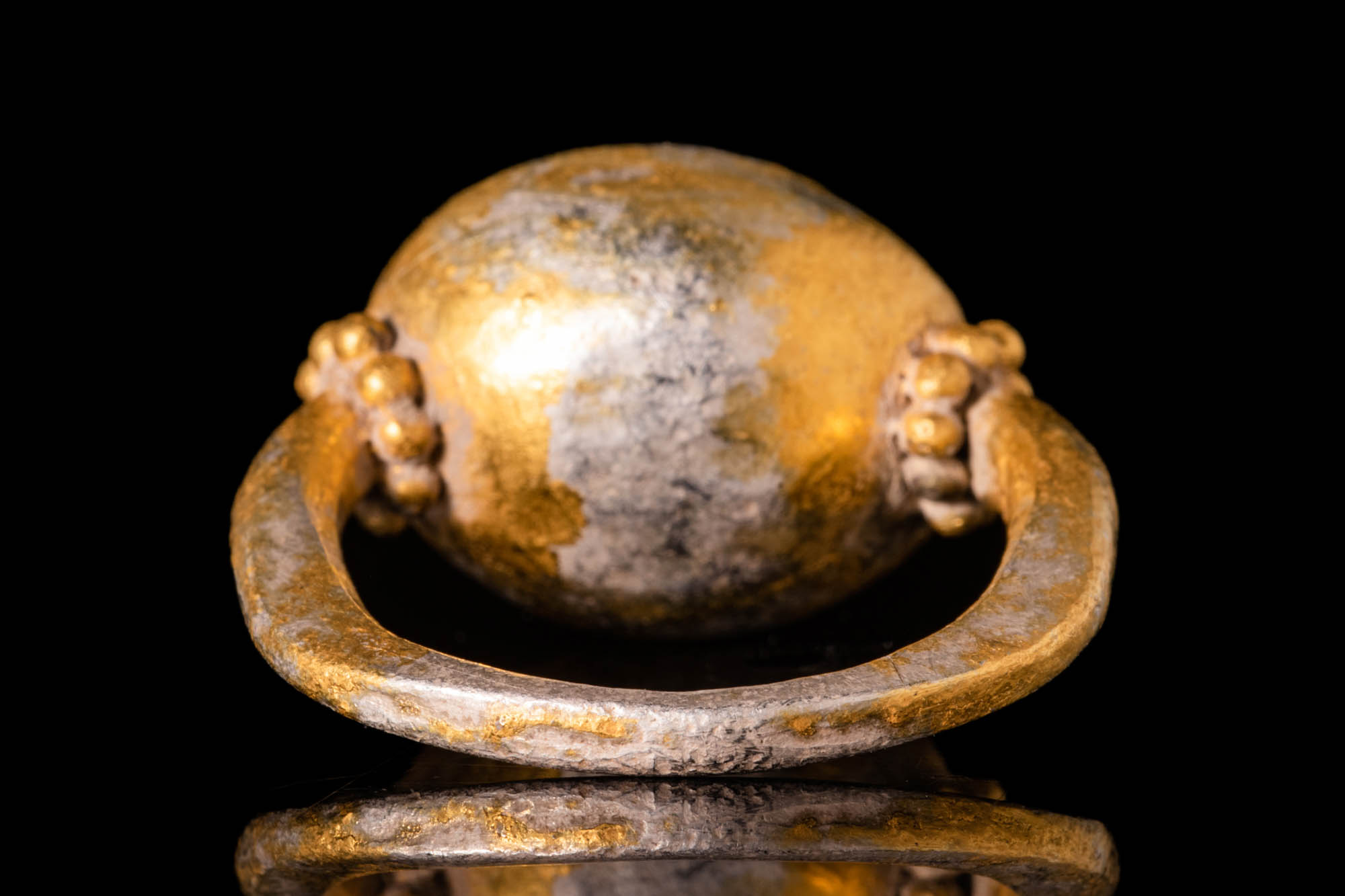 HOLY LANDS SILVER-GILT RING WITH ROCK CRYSTAL INTAGLIO WITH ARAMAIC INSCRIPTION - Bild 4 aus 5