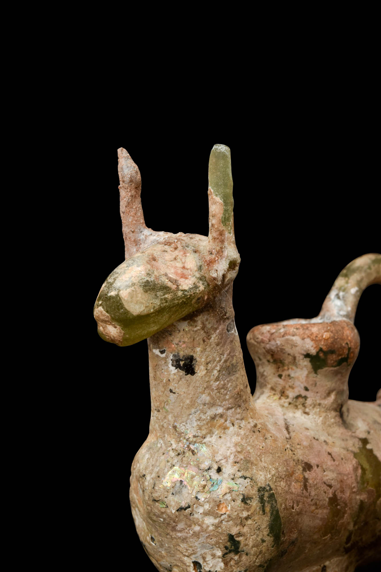 EARLY ISLAMIC ZOOMORPHIC GLASS VESSEL - Image 4 of 7