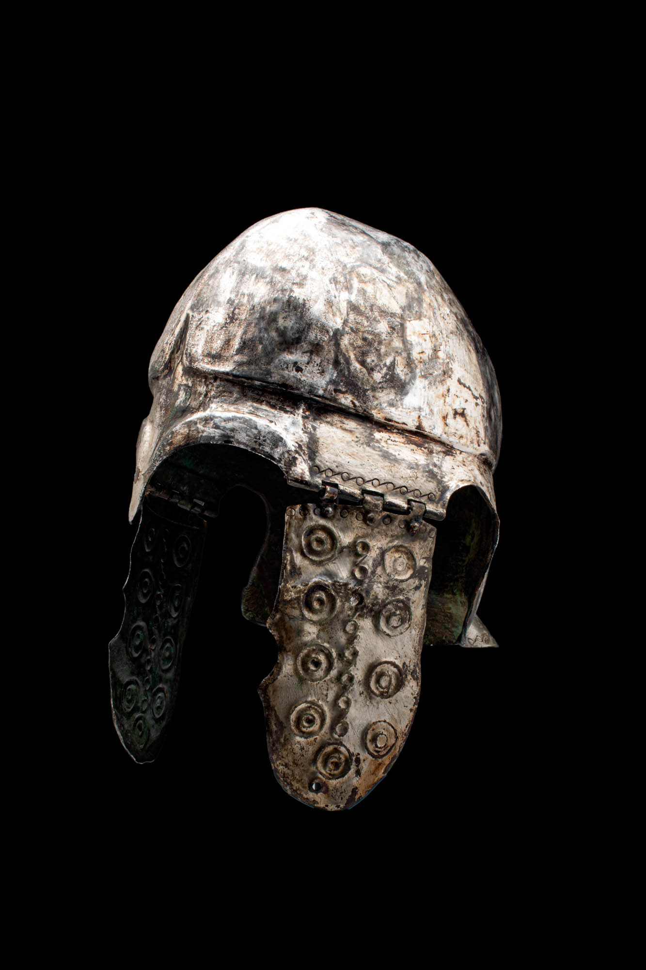 STUNNING COMPLETE CHALCIDIAN HELMET WITH DECORATED CHEEKPIECES - Image 2 of 6