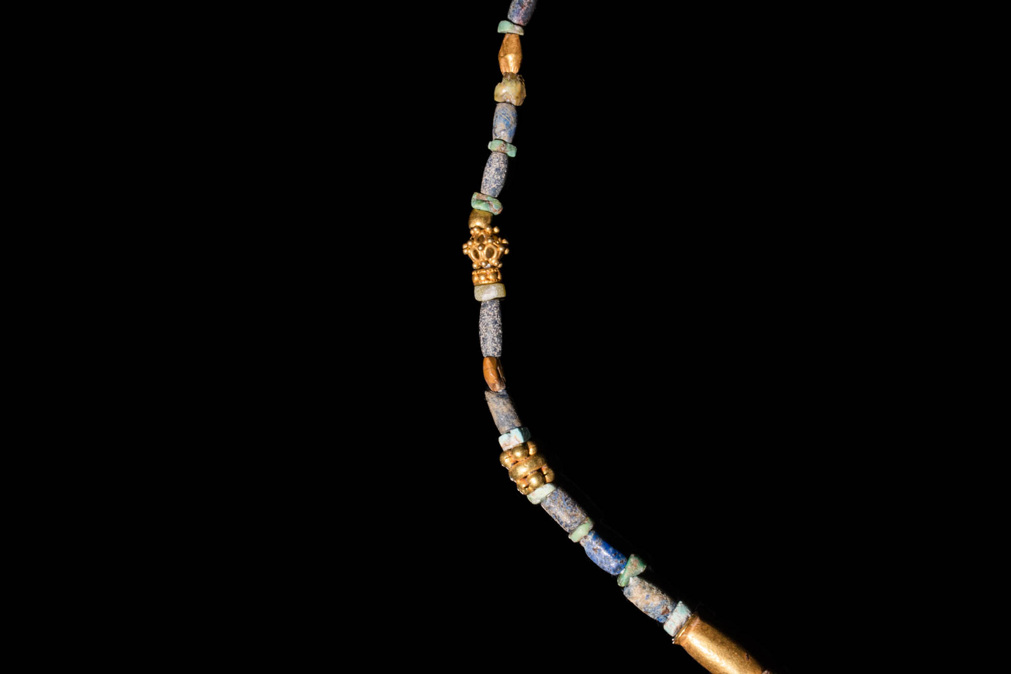 MESOPOTAMIAN LAPIS LAZULI AND GOLD NECKLACE - Bild 2 aus 3