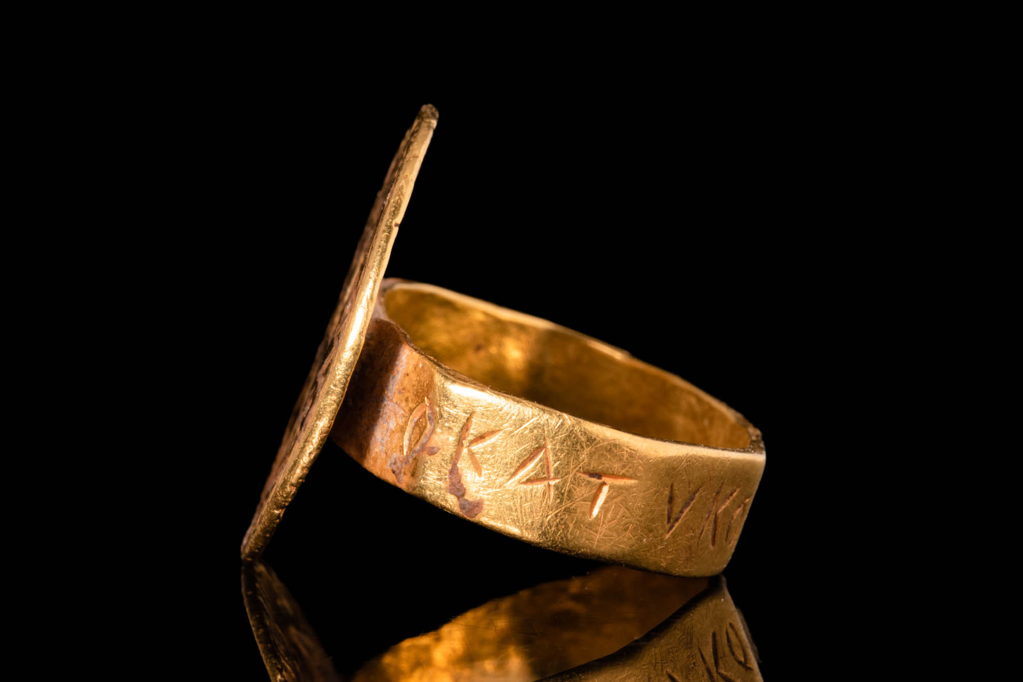 BYZANTINE GOLD AMULET RING WITH MOTIF AGAINST EVIL - Image 3 of 7