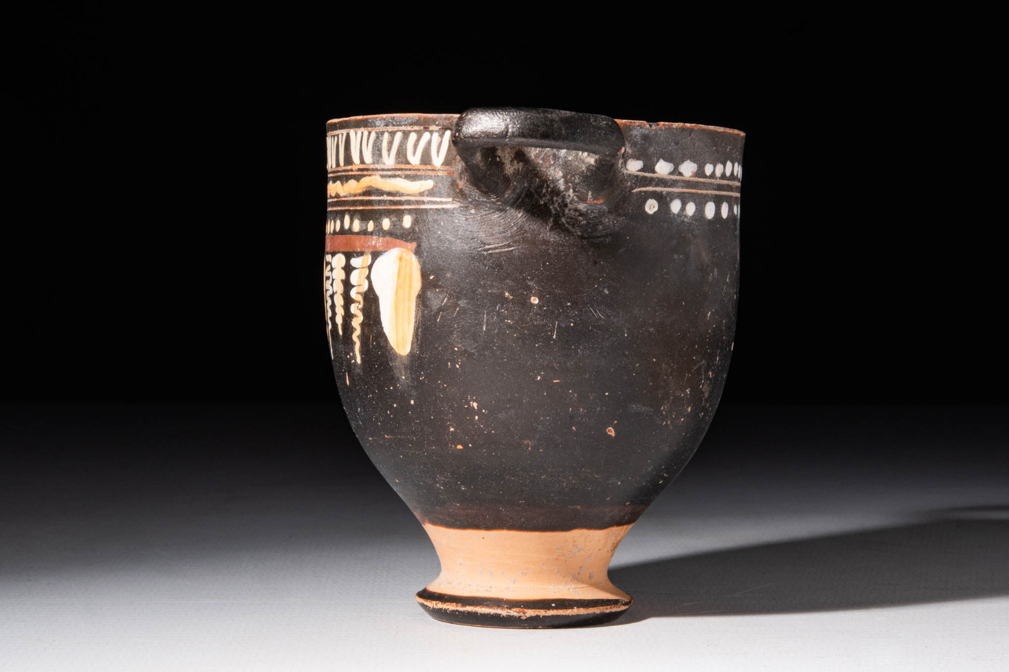 GNATHIAN BLACK-GLAZE POTTERY SKYPHOS - Image 2 of 4