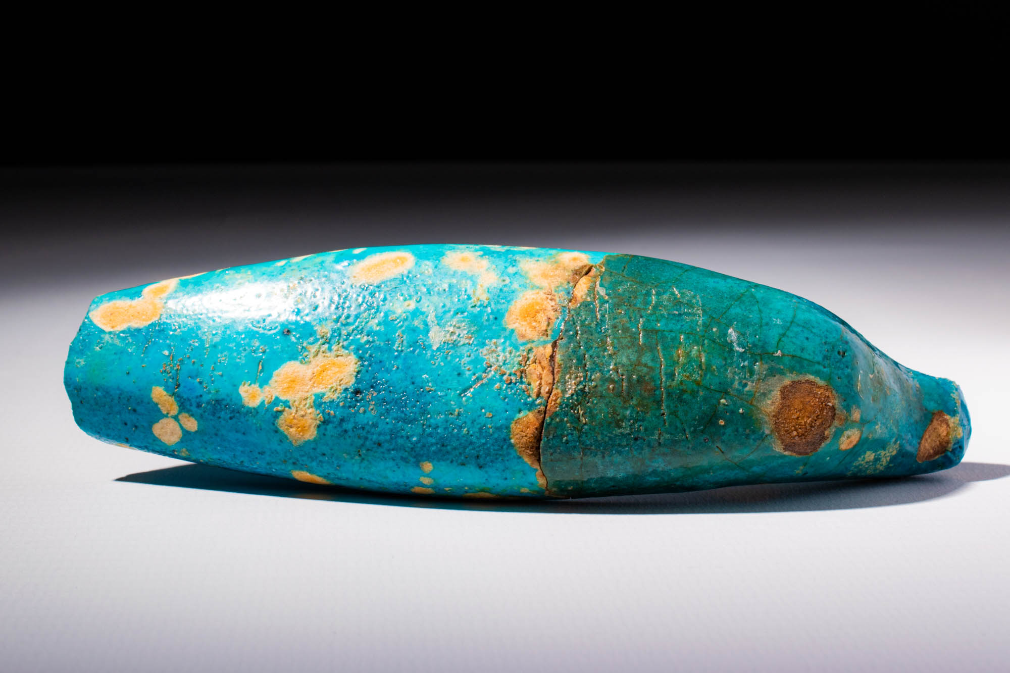EGYPTIAN FAIENCE FUNERARY MODEL BOAT FRAGMENT - Image 4 of 5