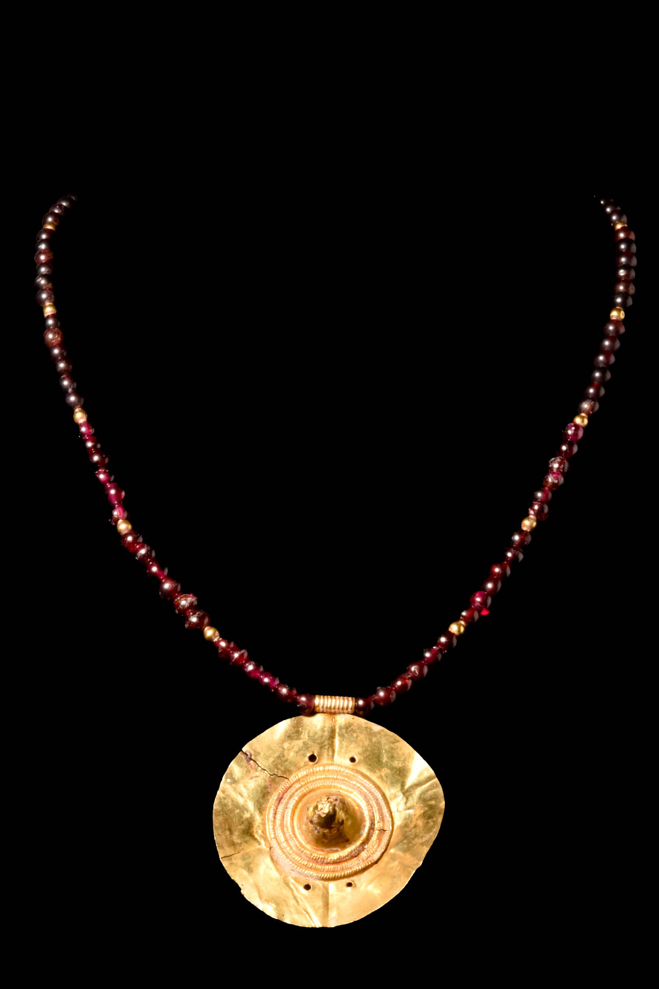 HELLENISTIC GOLD PENDANT AND NECKLACE