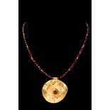 HELLENISTIC GOLD PENDANT AND NECKLACE
