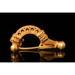 HEAVY ROMAN GOLD CROSSBOW BROOCH DECORATED WITH OPENWORK