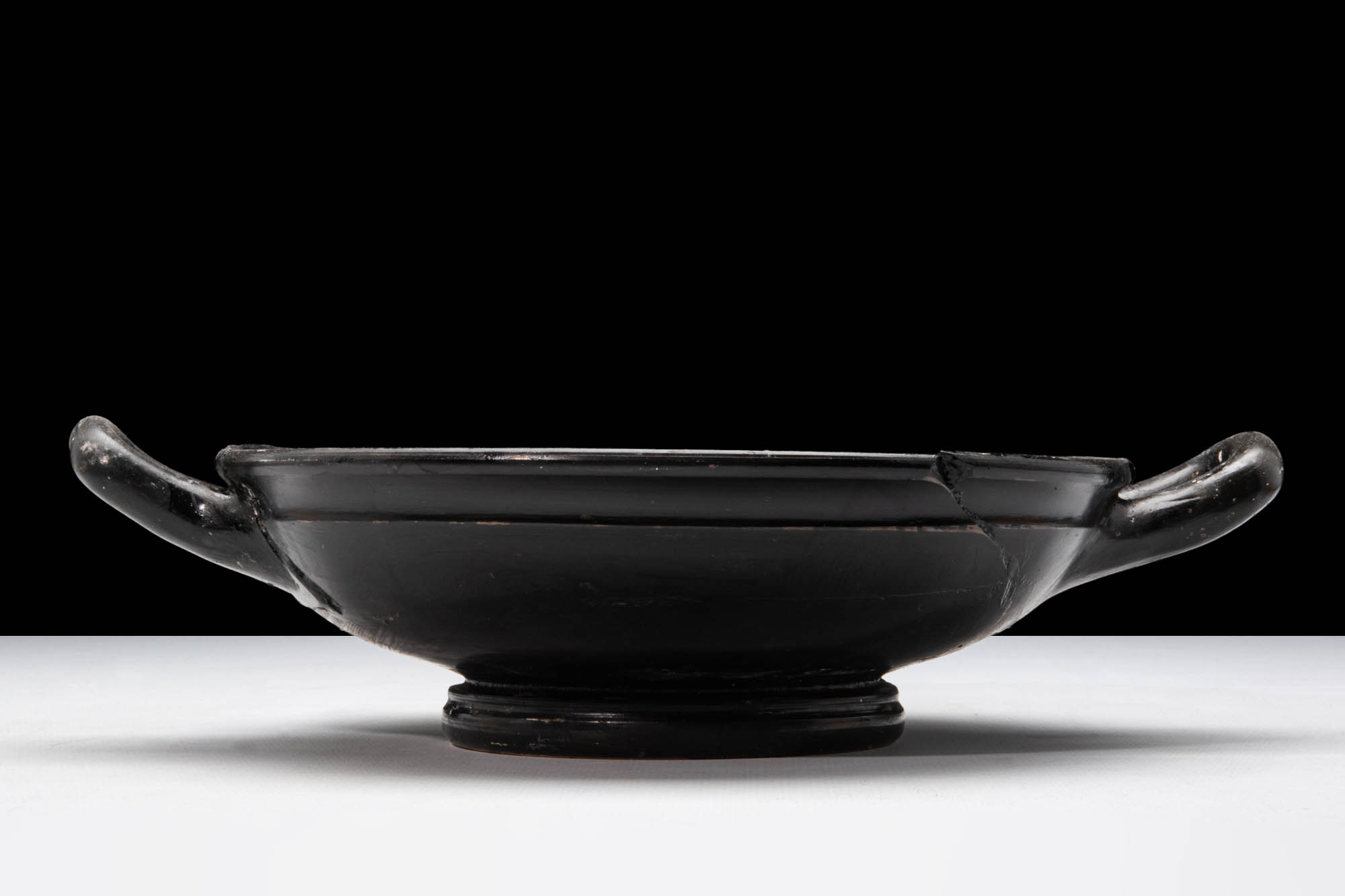 GREEK BLACK-GLAZE KYLIX - Image 2 of 3