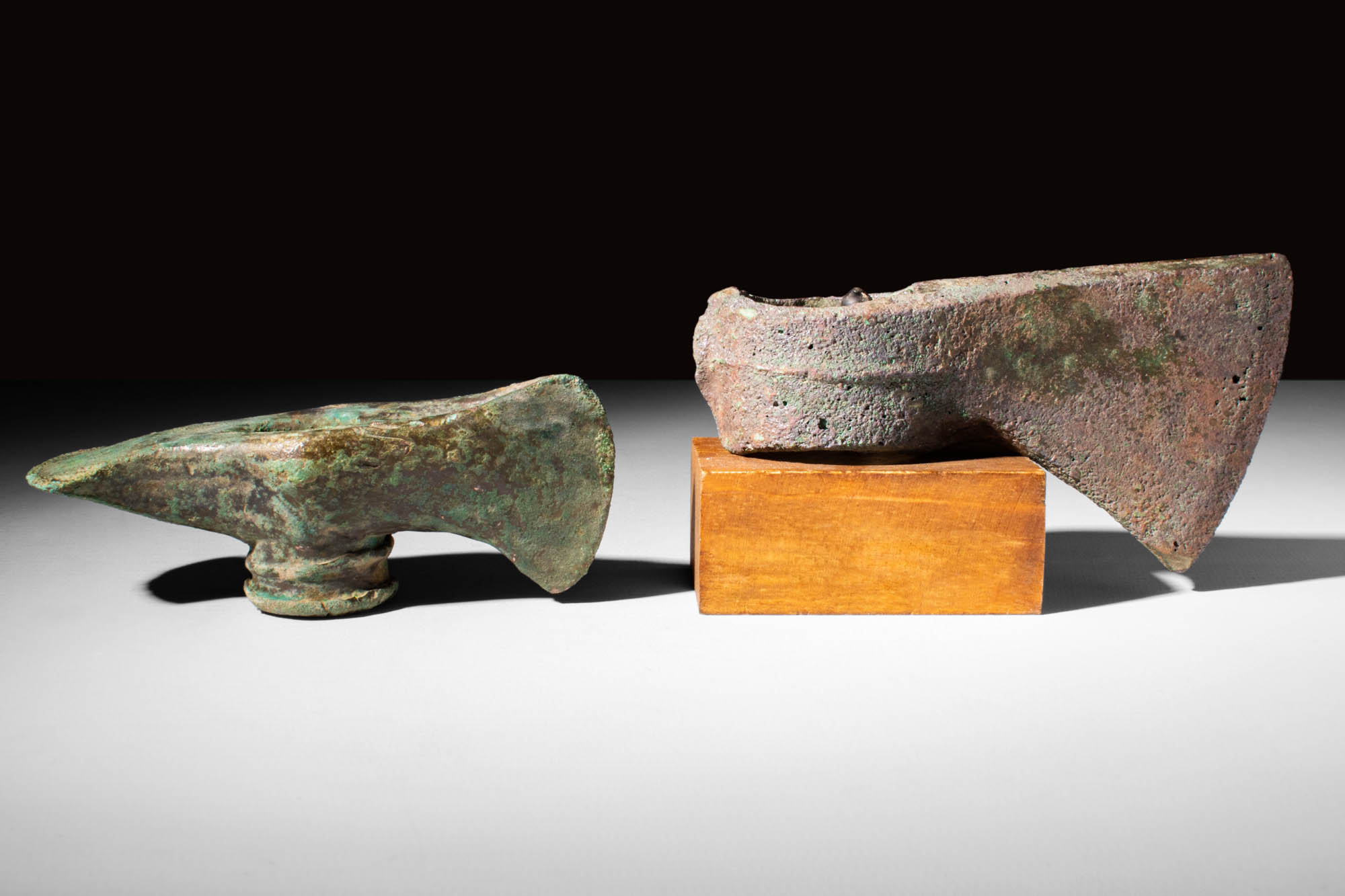 ANCIENT BRONZE AGE AXES - Image 2 of 3