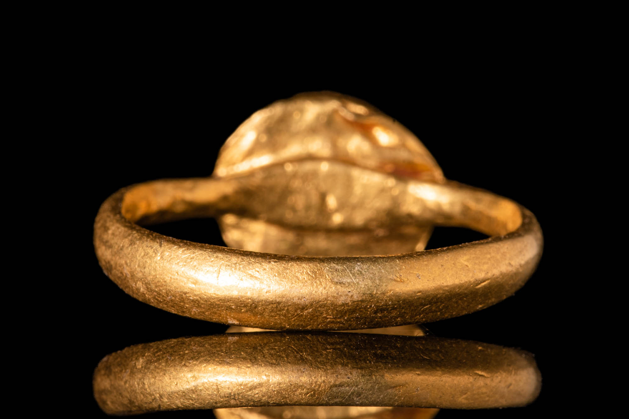 JAVANESE GOLD INTAGLIO RING WITH INSCRIPTION - Bild 4 aus 5