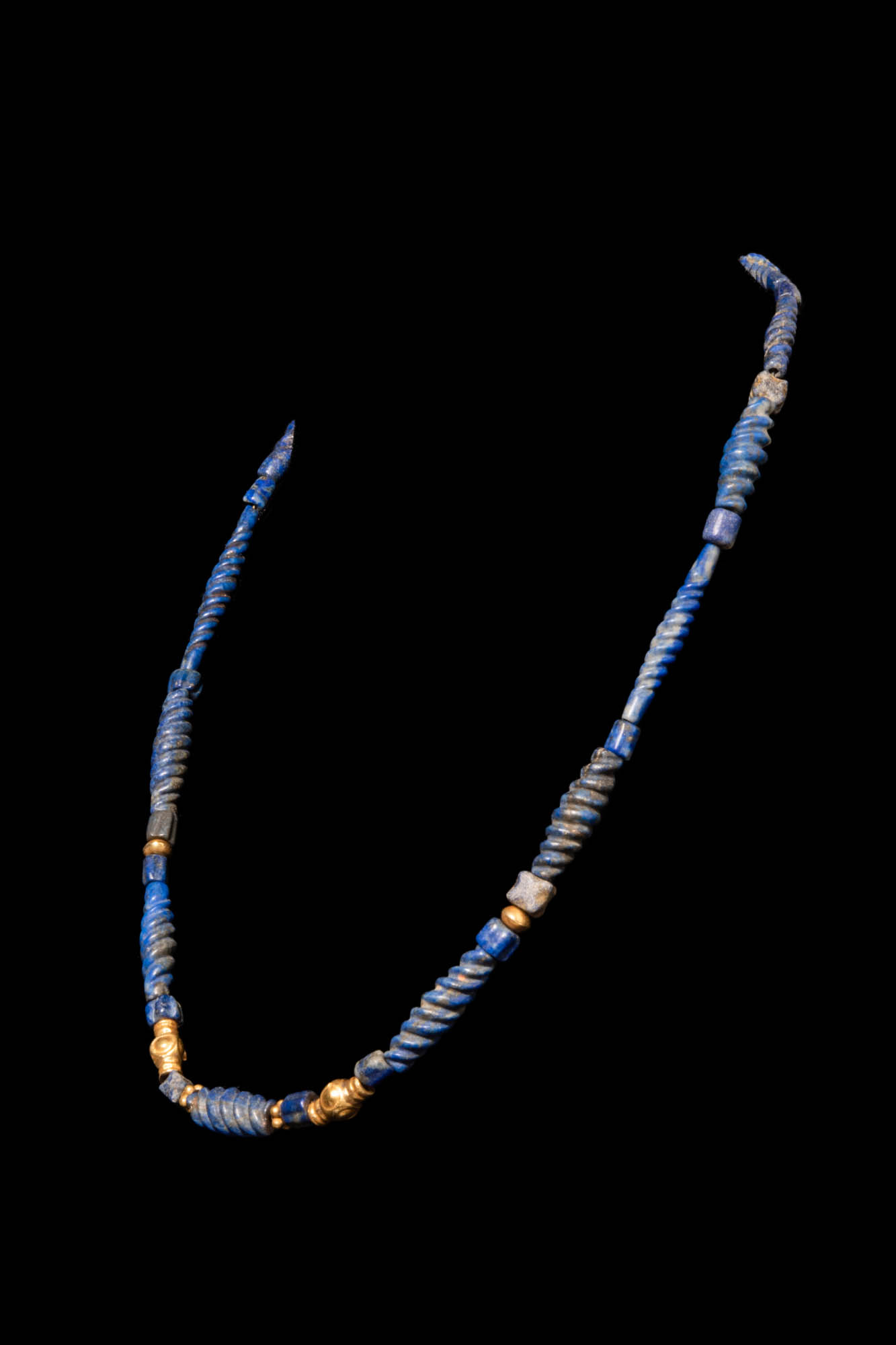 MESOPOTAMIAN LAPIS LAZULI AND GOLD NECKLACE - Image 3 of 4