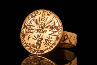 BYZANTINE GOLD AMULET RING WITH MOTIF AGAINST EVIL