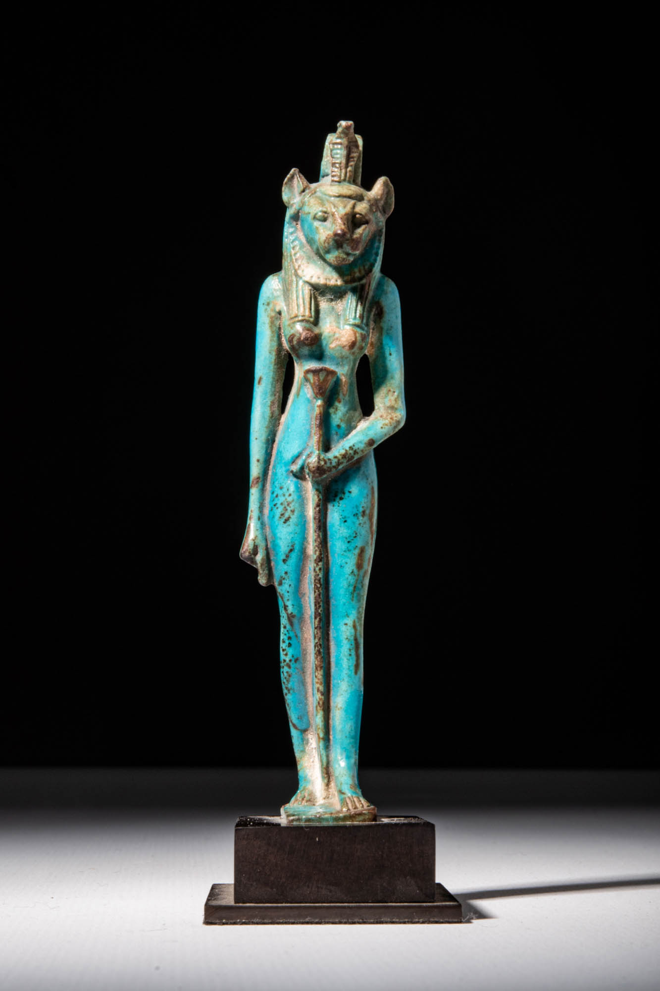 TALL EGYPTIAN FAIENCE STATUETTE OF THE GODDESS SEKHMET - Image 4 of 7