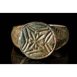 MEDIEVAL BRONZE RING DECORATED WITH A CROSS STAR OF BETHLEHEM