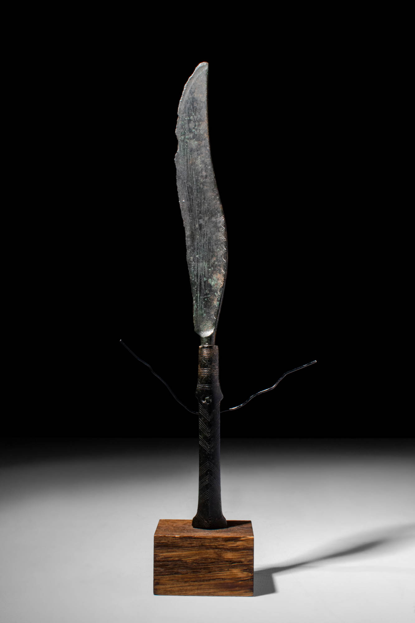 BRONZE AGE BRONZE KNIFE DECORATED WITH GEOMETRIC MOTIF