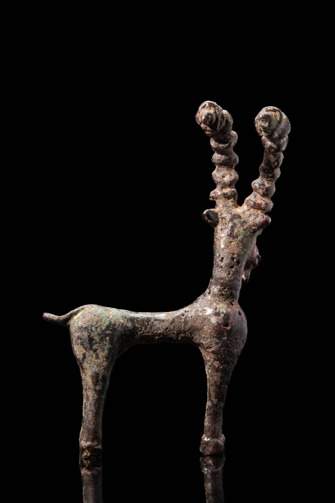 LARGE WESTERN ASIATIC BRONZE IBEX FIGURINE WITH INLAID EYES - Image 4 of 4