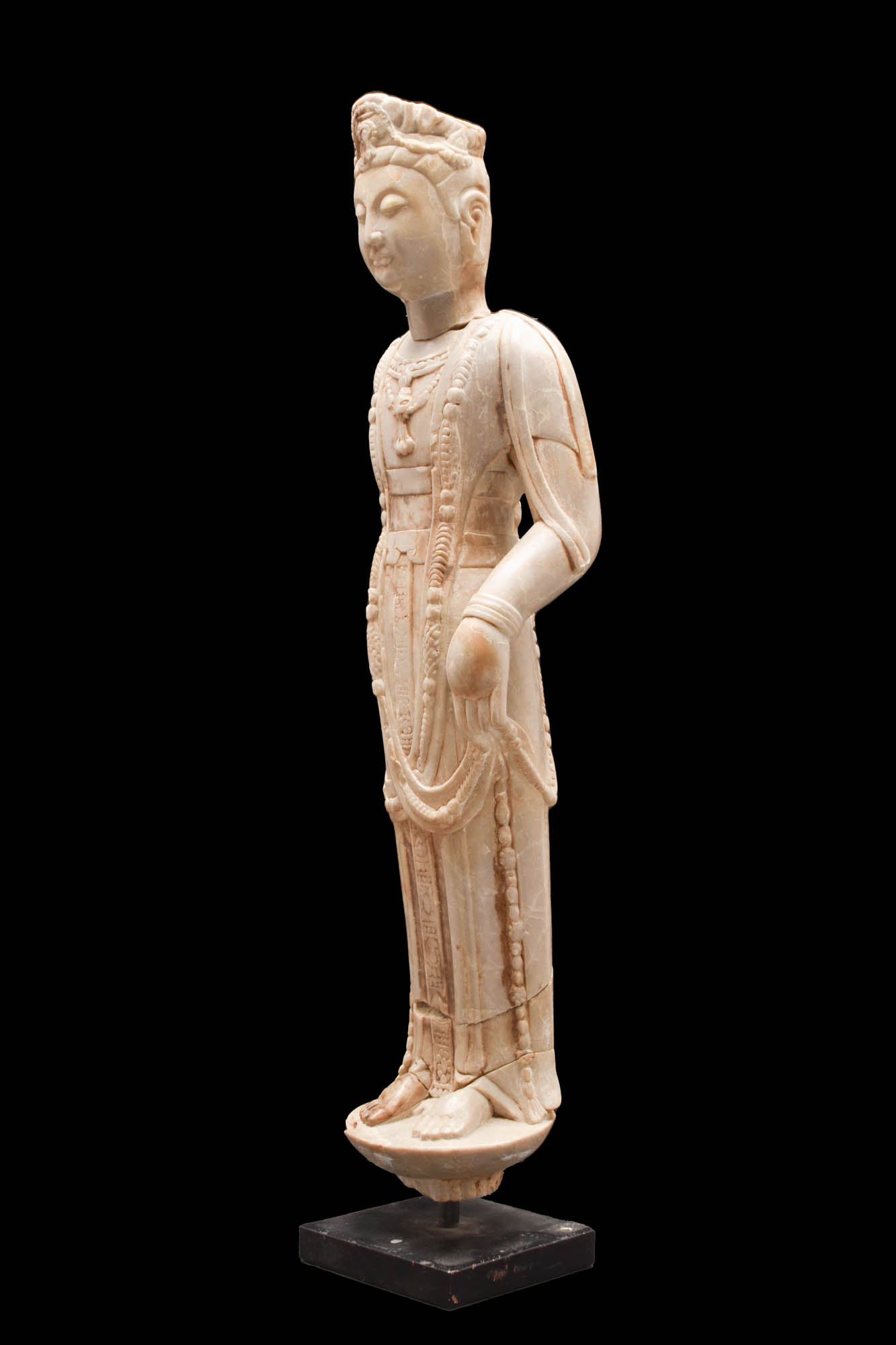 RARE SUI / TANG DYNASTY WHITE MARBLE FIGURE OF BODHISATTVA - Image 2 of 5