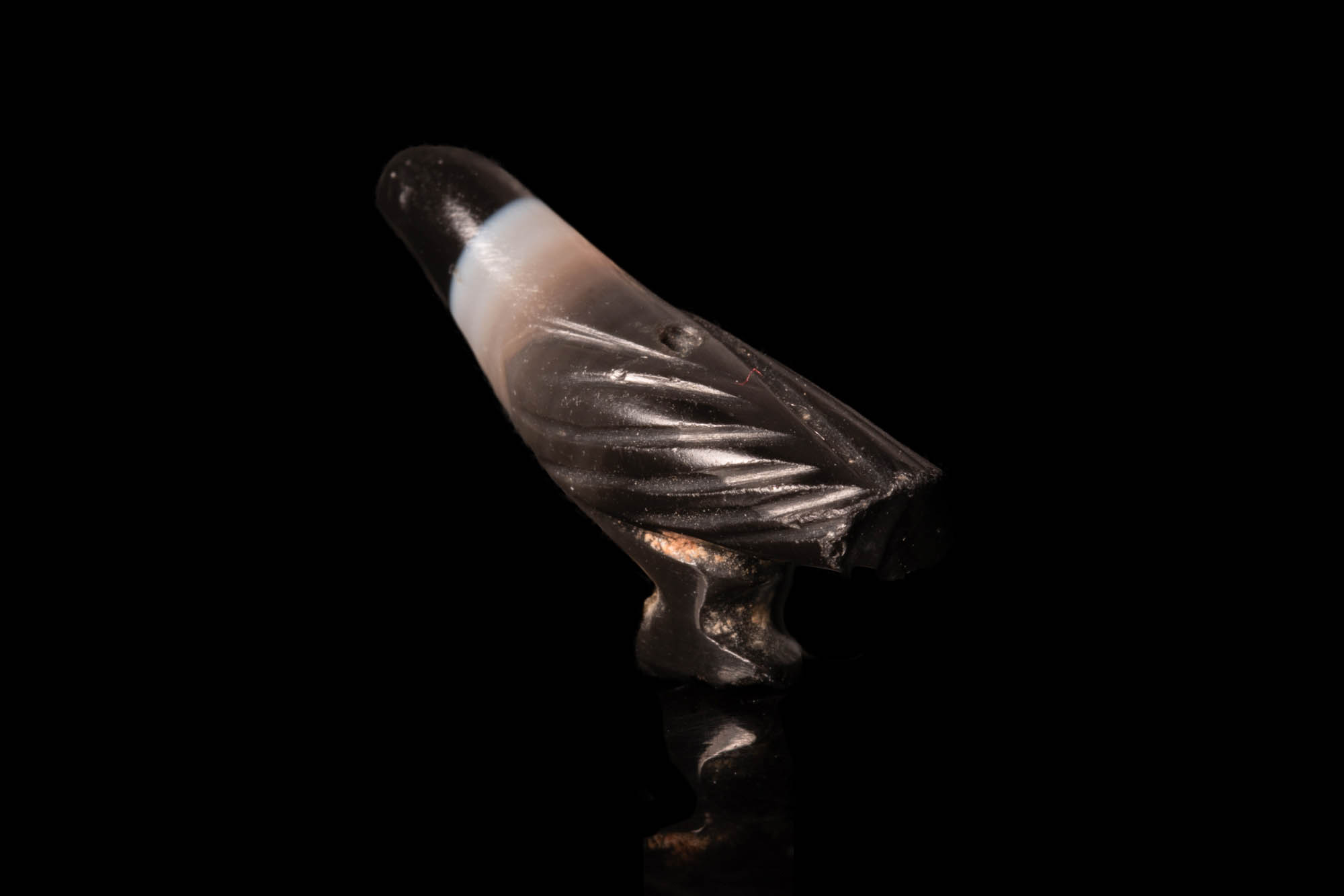 HELLENISTIC BANDED AGATE BIRD SHAPED AMULET - Image 2 of 3