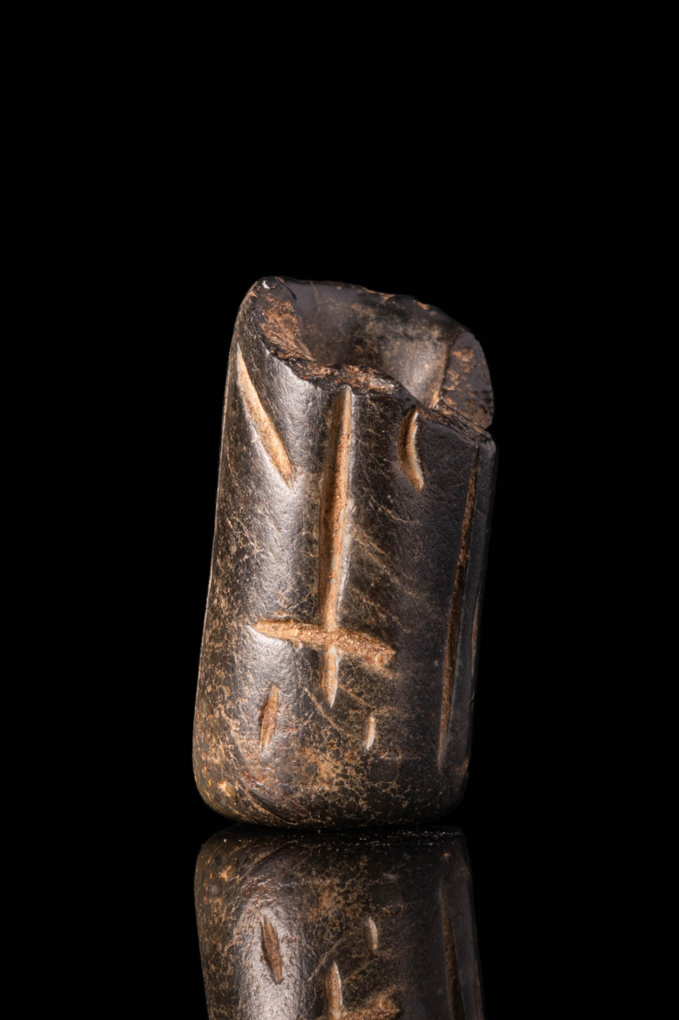 EGYPTIAN BLACK STONE CYLINDER SEAL DEPICTING A HIEROGLYPHS - Image 3 of 4