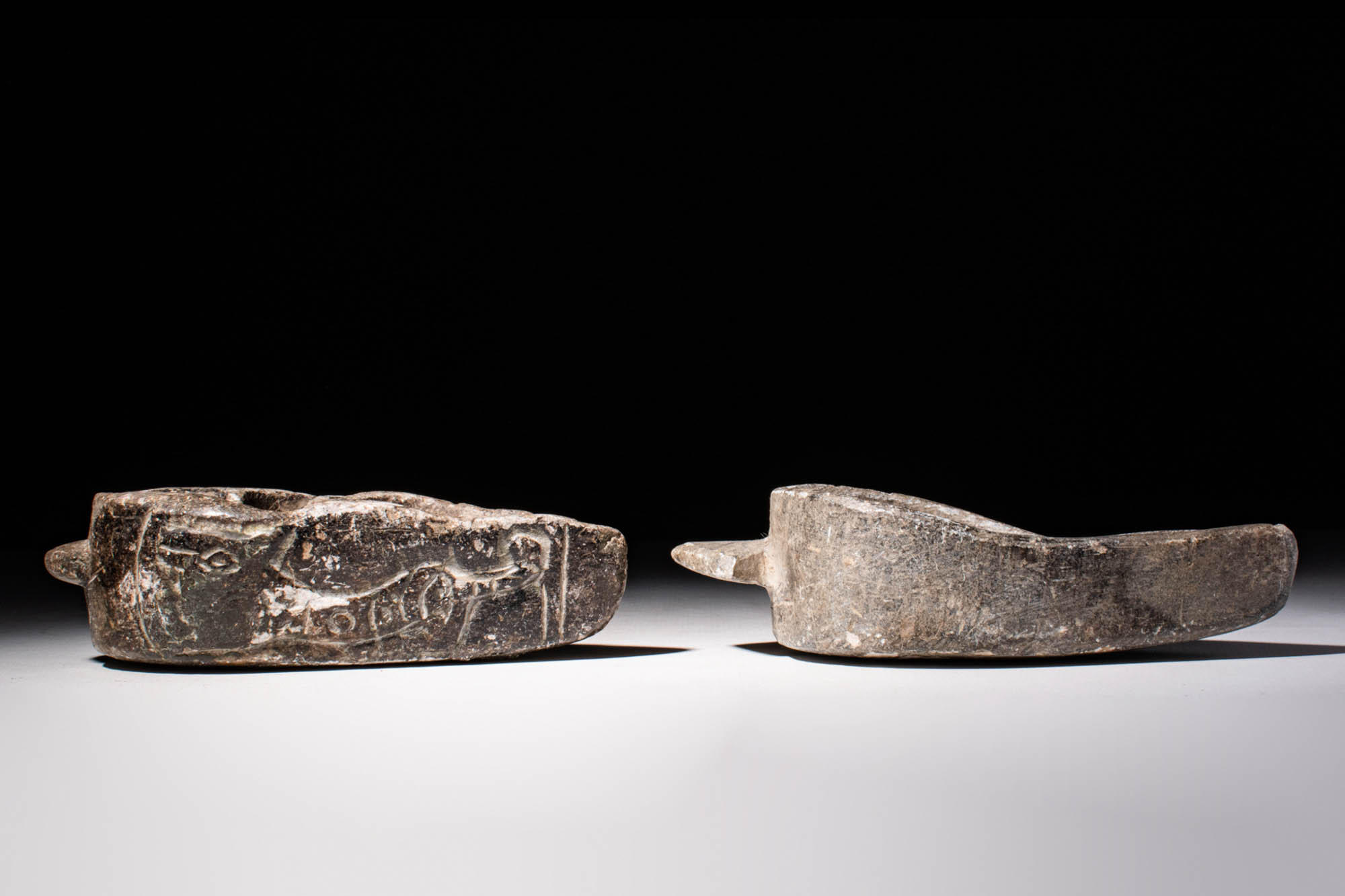 PAIR OF BACTRIAN STONE OIL LAMPS DECORATED - Image 4 of 4