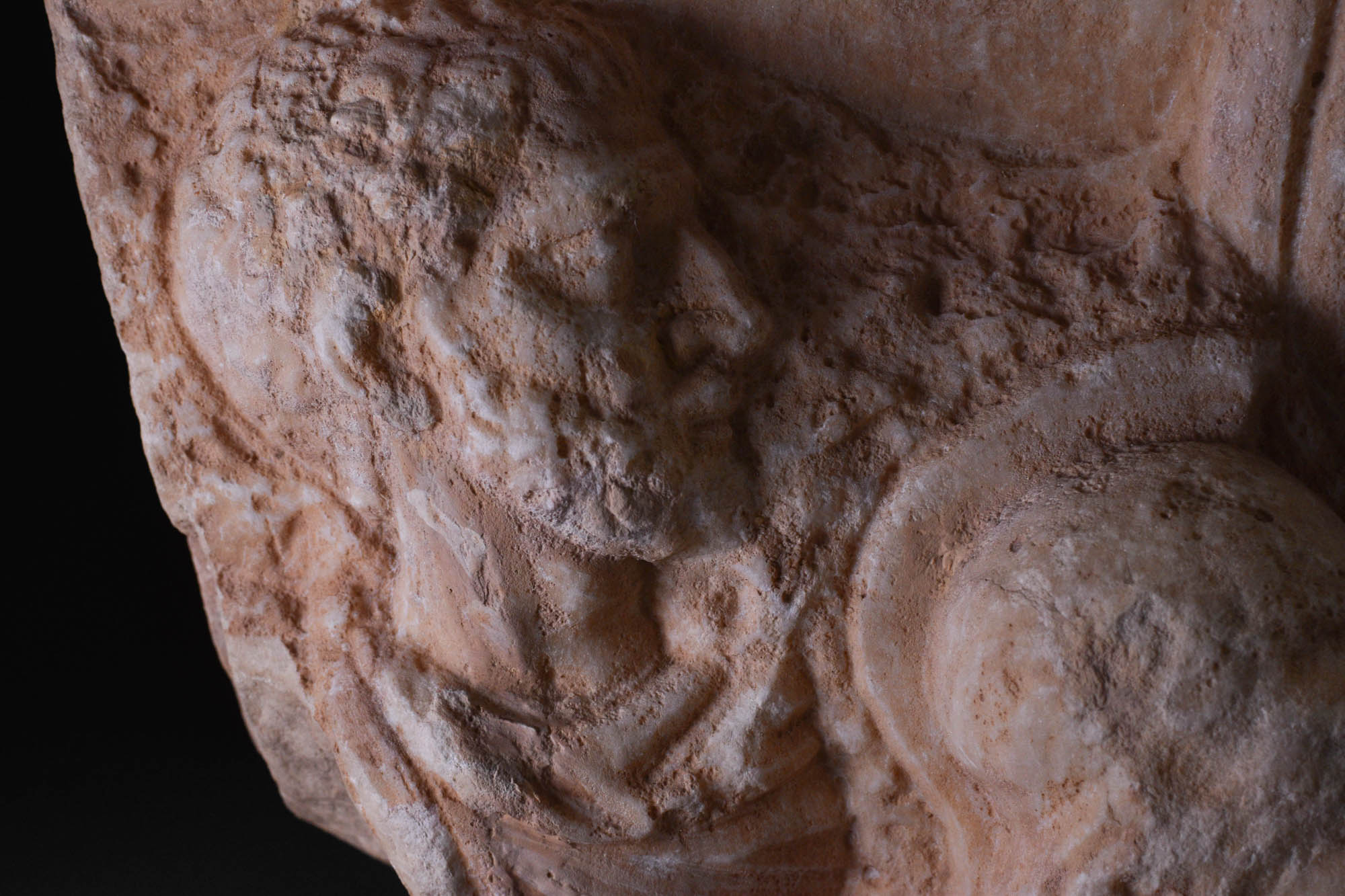 ROMAN MARBLE RELIEF WITH SOLDIER - Image 4 of 7