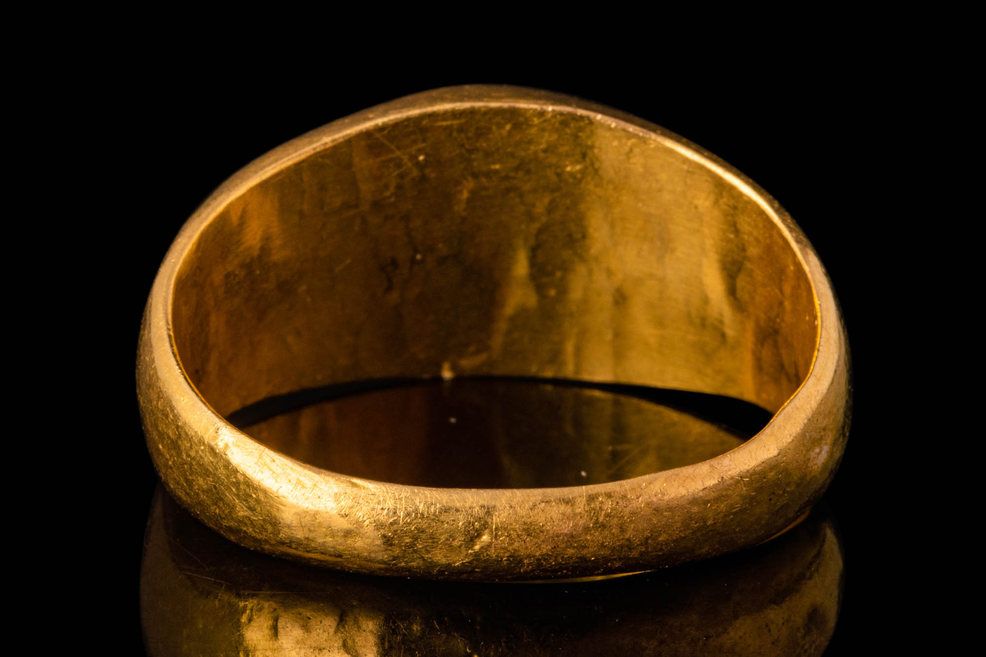 ROMAN GOLD FINGER RING WITH SARDONYX CAMEO OF A WOMAN - Image 5 of 6