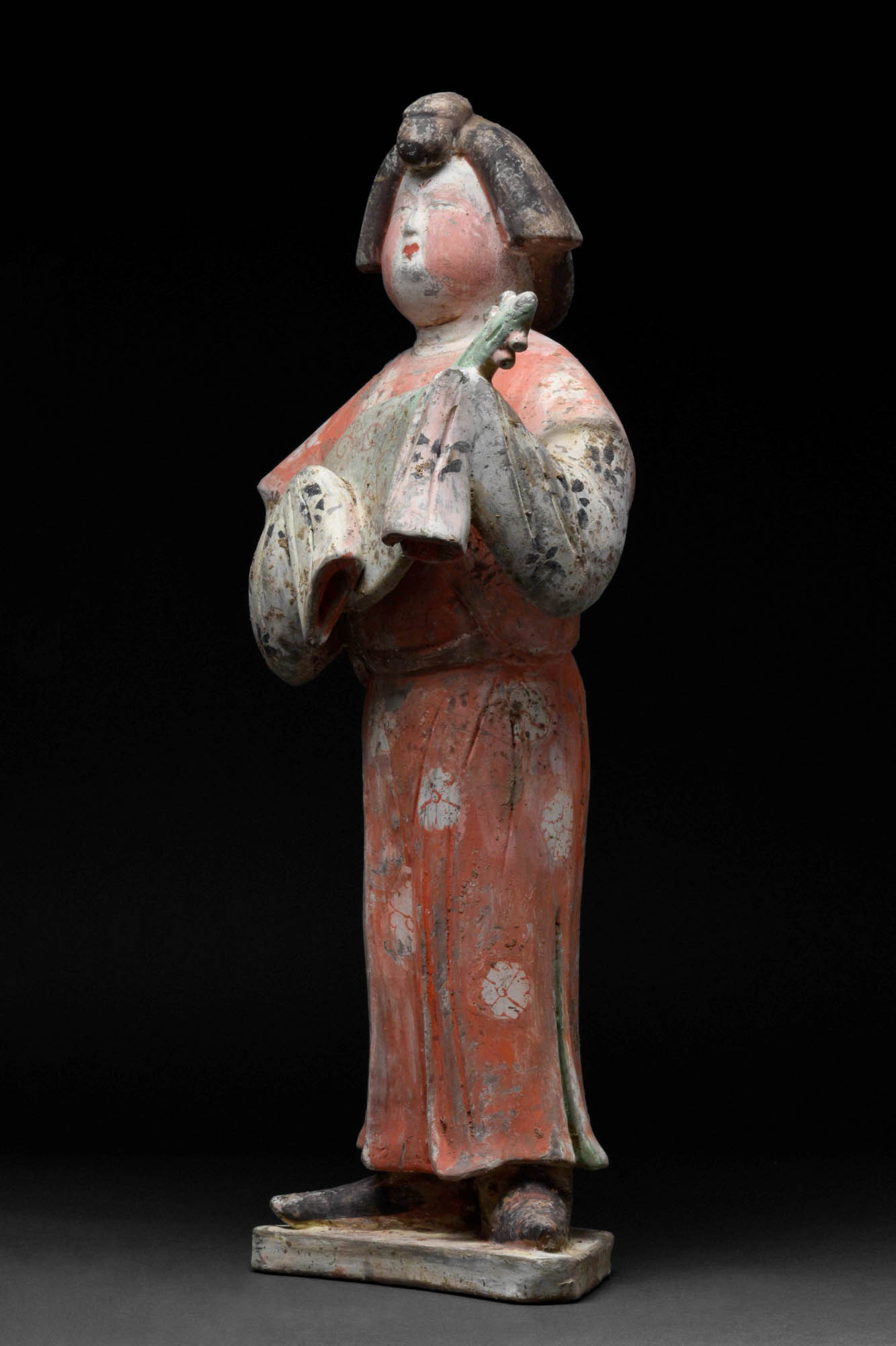 CHINESE TANG DYNASTY TERRACOTTA FEMALE MUSICIAN - TL TESTED - Image 2 of 6