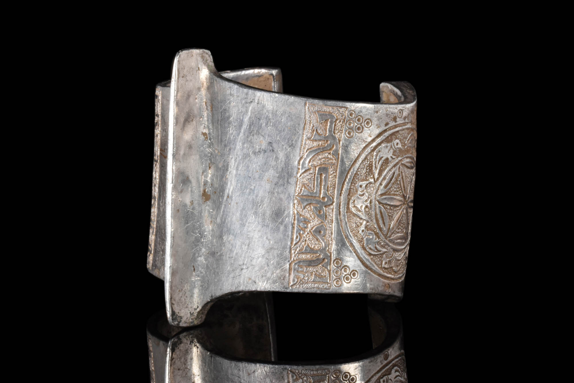 HEAVY SELJUK SILVER BRACELET - Image 2 of 5