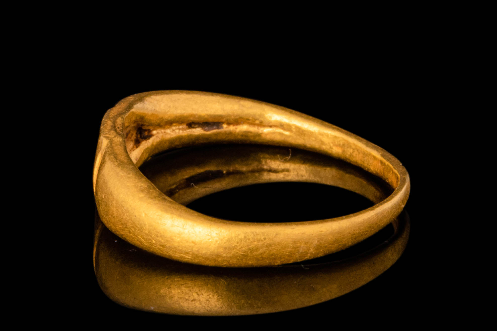 ROMAN GOLD FINGER RING - Image 4 of 6