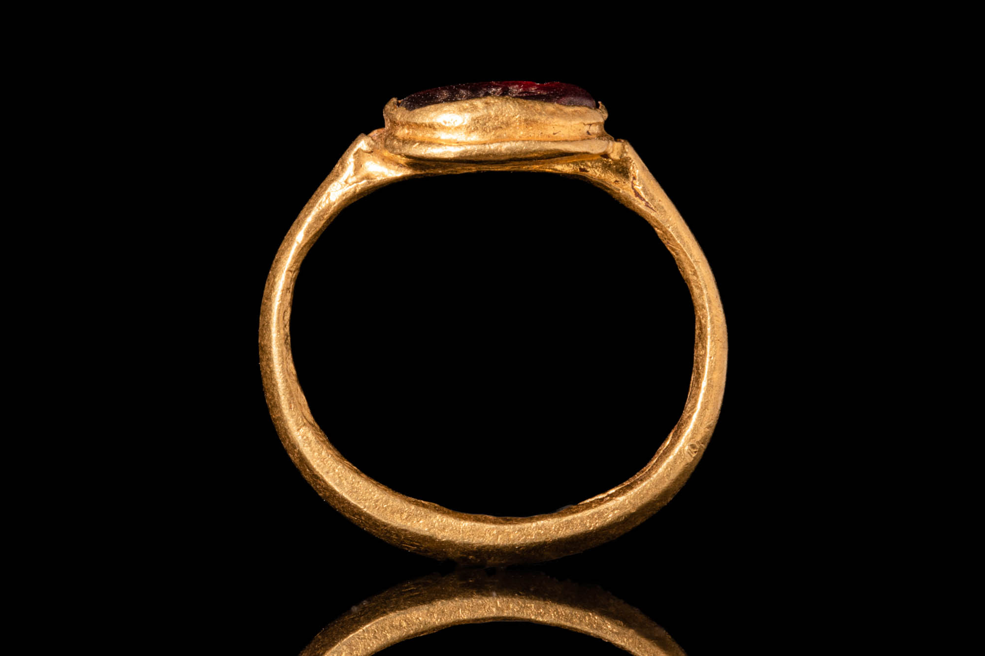 JAVANESE GOLD INTAGLIO RING WITH INSCRIPTION - Bild 5 aus 5