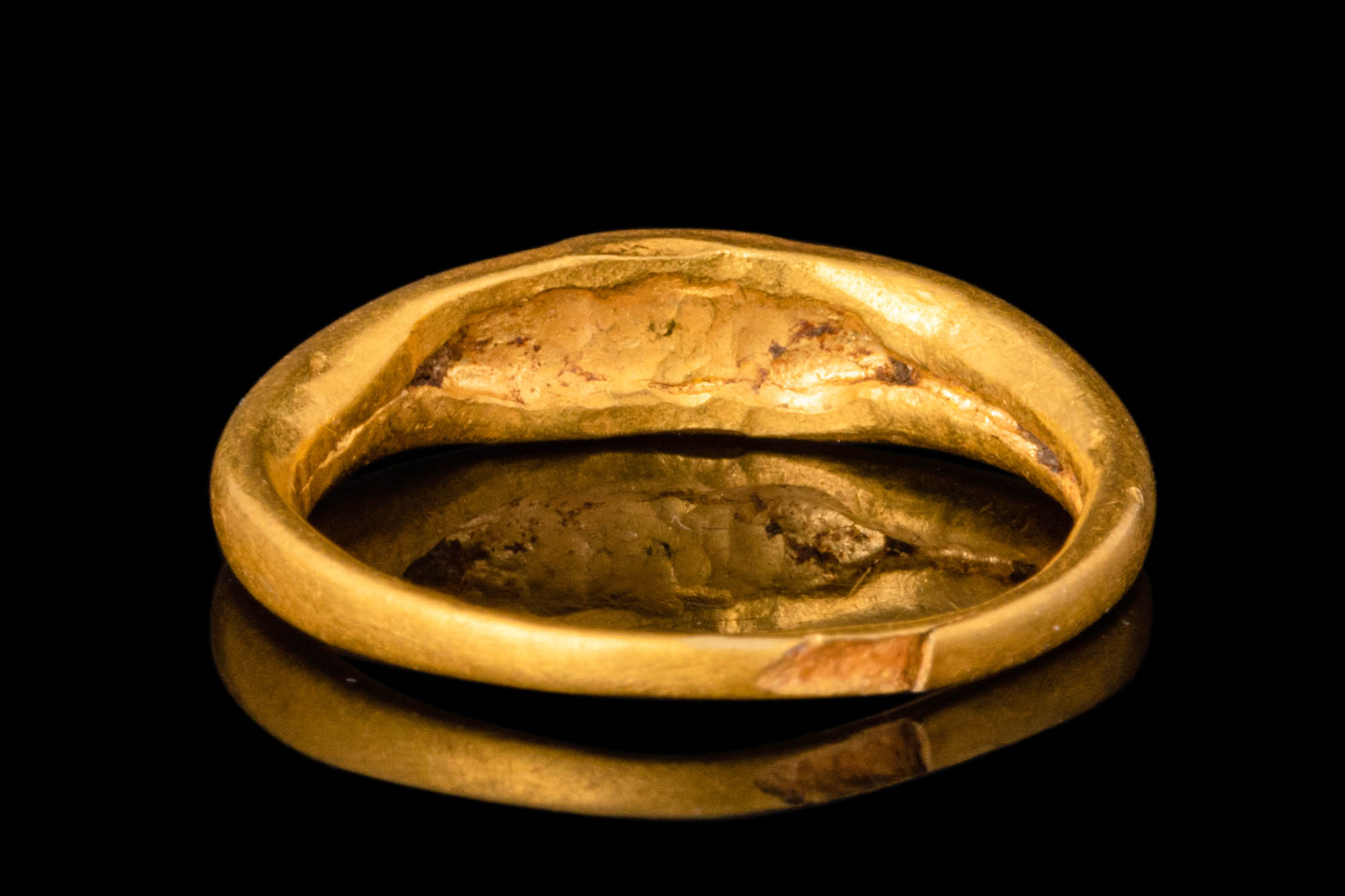 ROMAN GOLD FINGER RING - Image 5 of 6