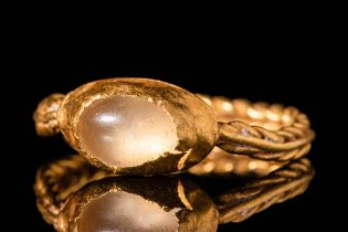 SAXON ERA GOLD RING WITH ROCK CRYSTAL CABOCHON